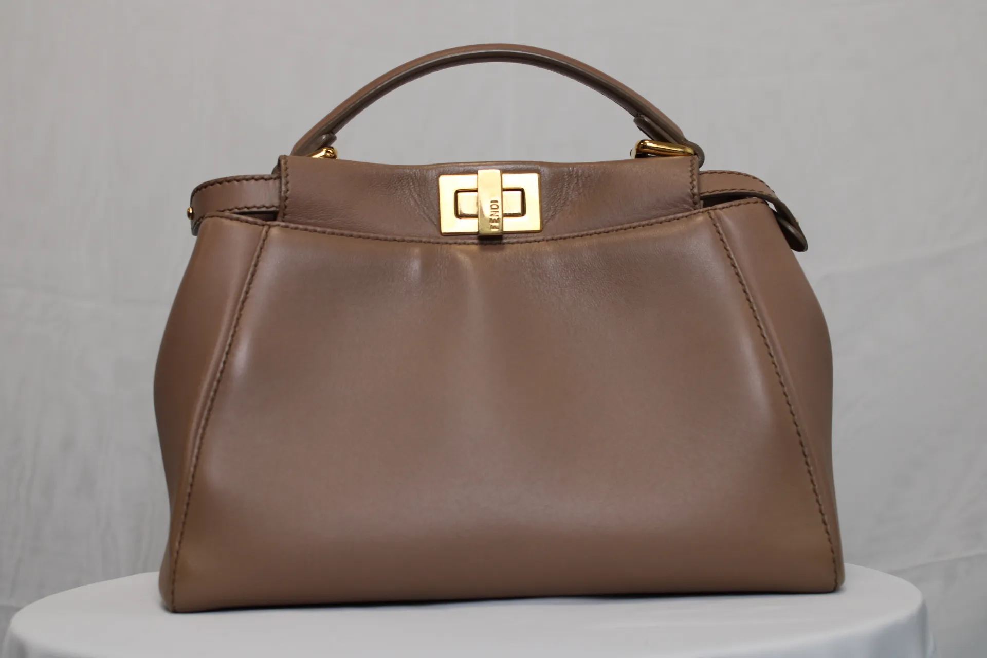 FENDI Peekaboo Mini Sand-Coloured Leather Bag FENDI Peekaboo Mini Sand-Coloured Leather Bag