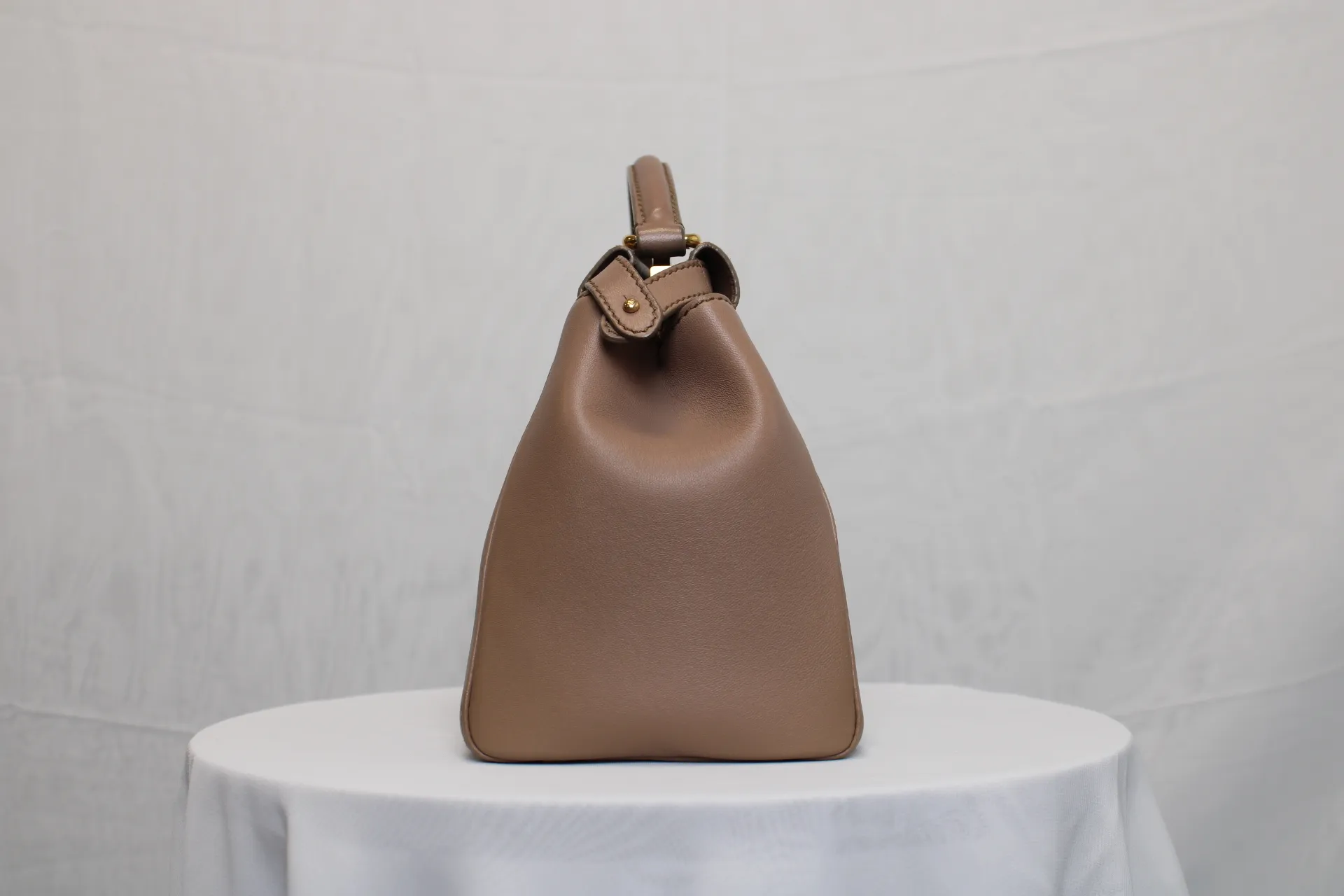 FENDI Peekaboo Mini Sand-Coloured Leather Bag FENDI Peekaboo Mini Sand-Coloured Leather Bag