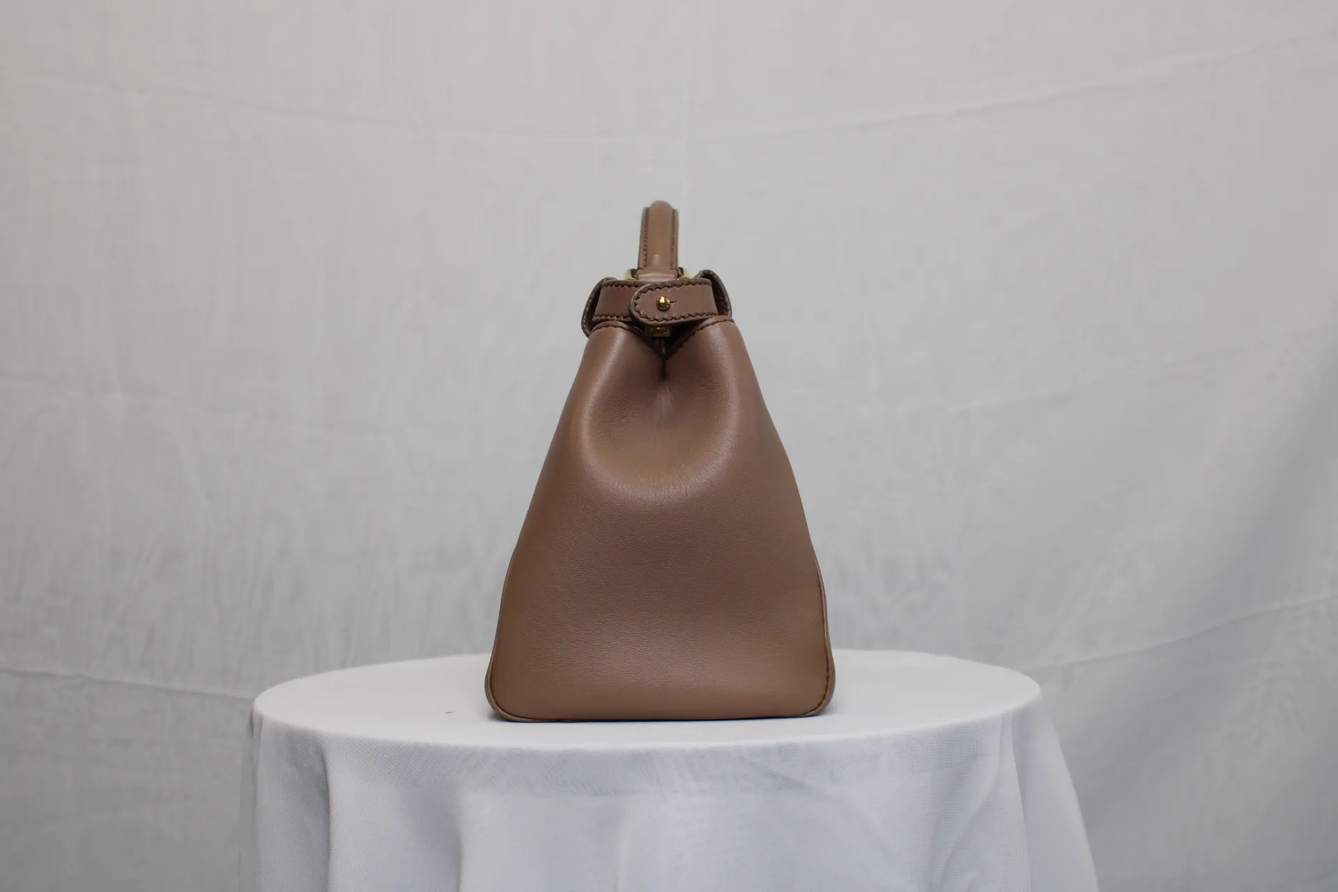 FENDI Peekaboo Mini Sand-Coloured Leather Bag FENDI Peekaboo Mini Sand-Coloured Leather Bag