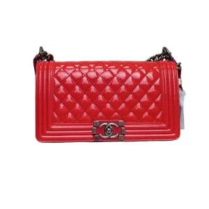 CHANEL Fuchsia Pink Patent Calfskin Quilted Medium Boy Flap Bag
