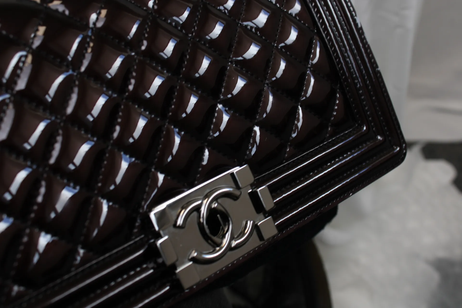 CHANEL Black / Brown Patent Medium Boy Bag CHANEL Black / Brown Patent Medium Boy Bag