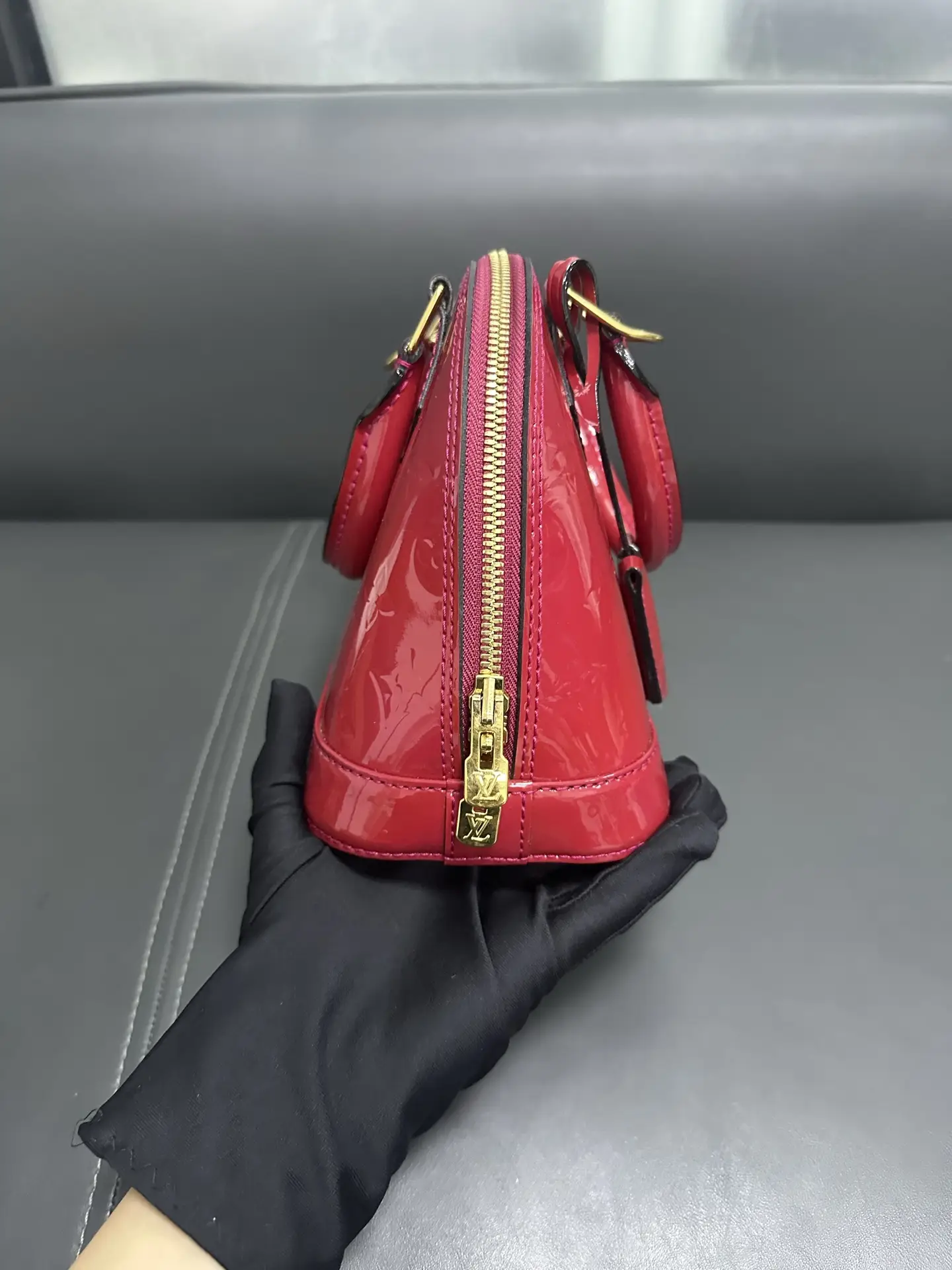 LOUIS VUITTON Alma BB Bag LOUIS VUITTON Alma BB Bag