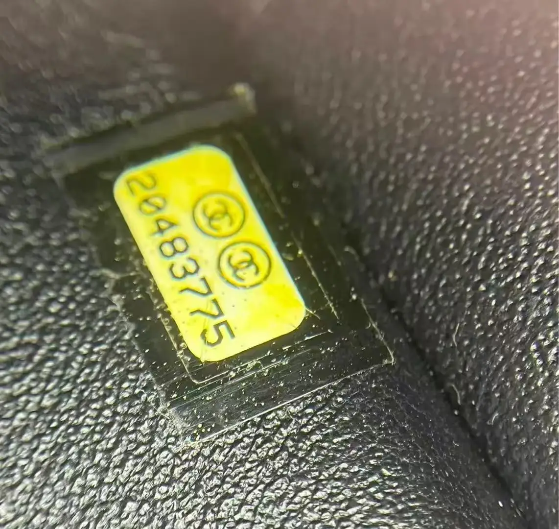 CHANEL Black Jumbo / Large Classic Flap Bag Patent Leather Handbag CHANEL Black Jumbo / Large Classic Flap Bag Patent Leather Handbag