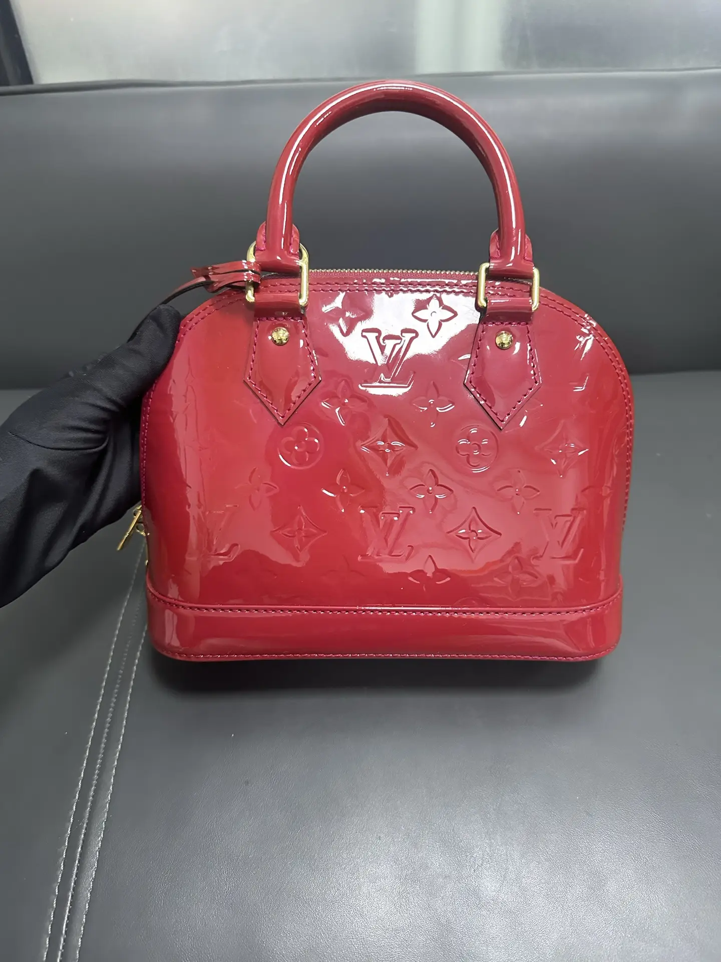 LOUIS VUITTON Alma BB Bag LOUIS VUITTON Alma BB Bag
