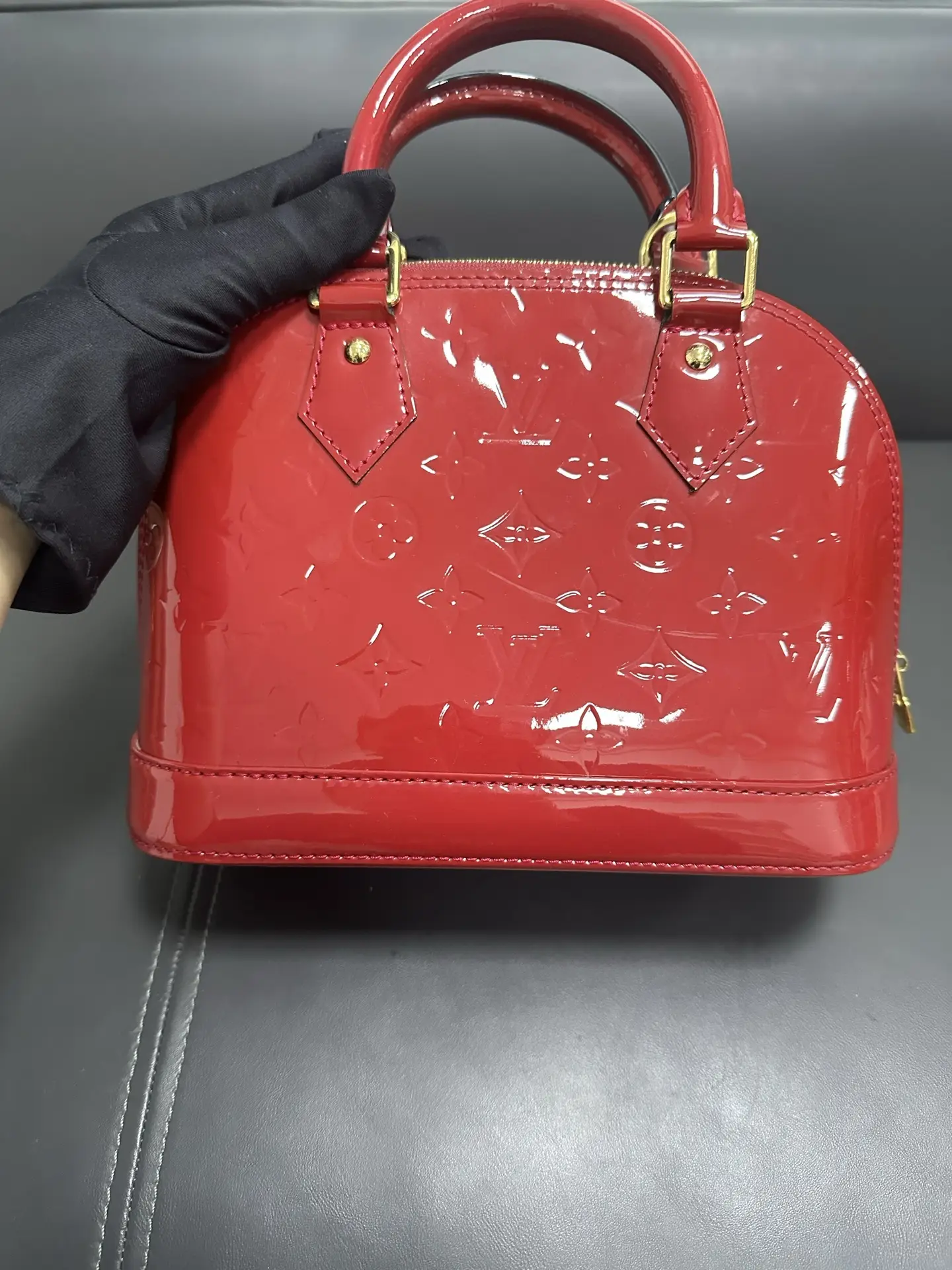 LOUIS VUITTON Alma BB Bag LOUIS VUITTON Alma BB Bag