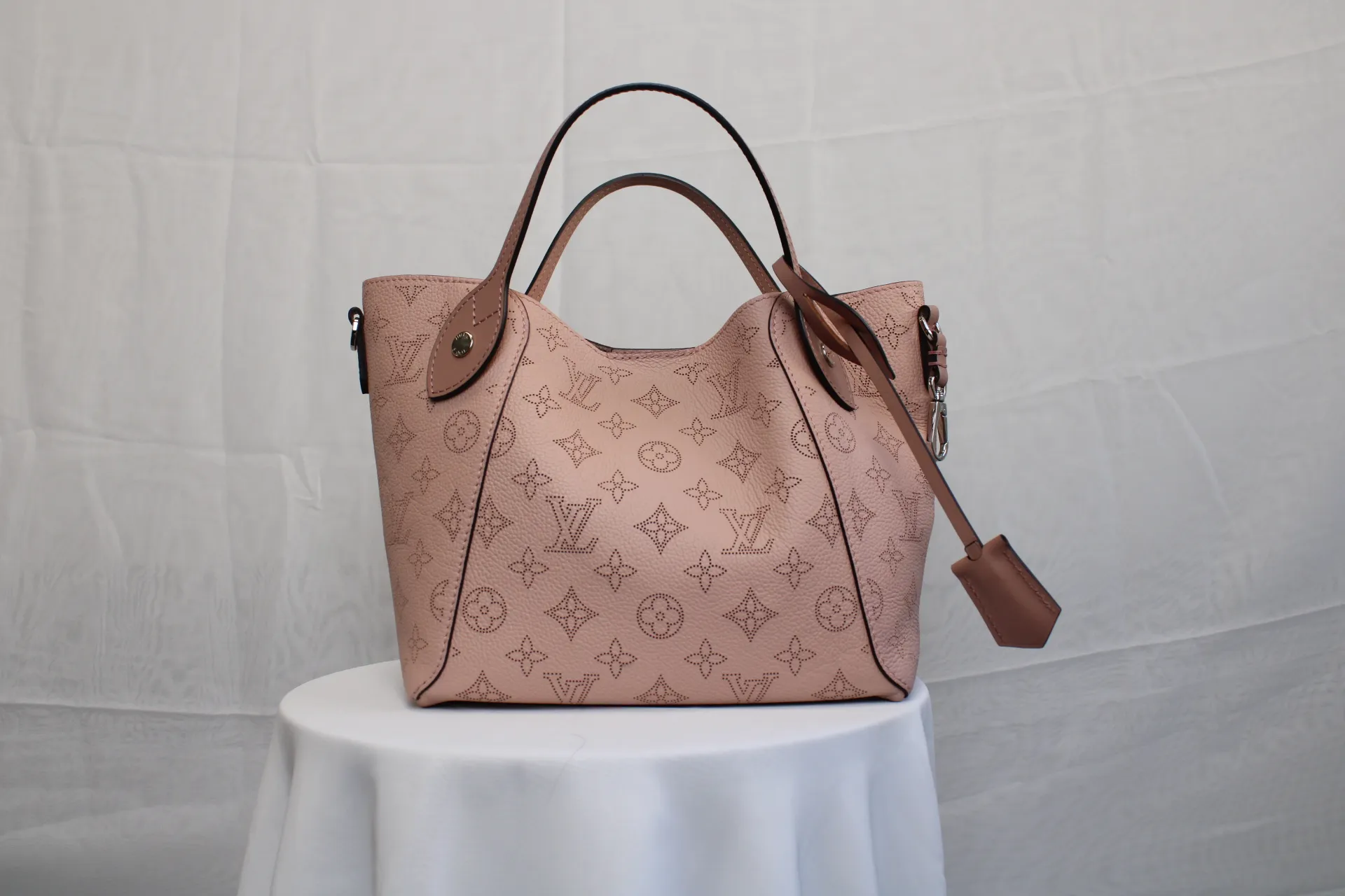 LOUIS VUITTON Hina PM Bag LOUIS VUITTON Hina PM Bag
