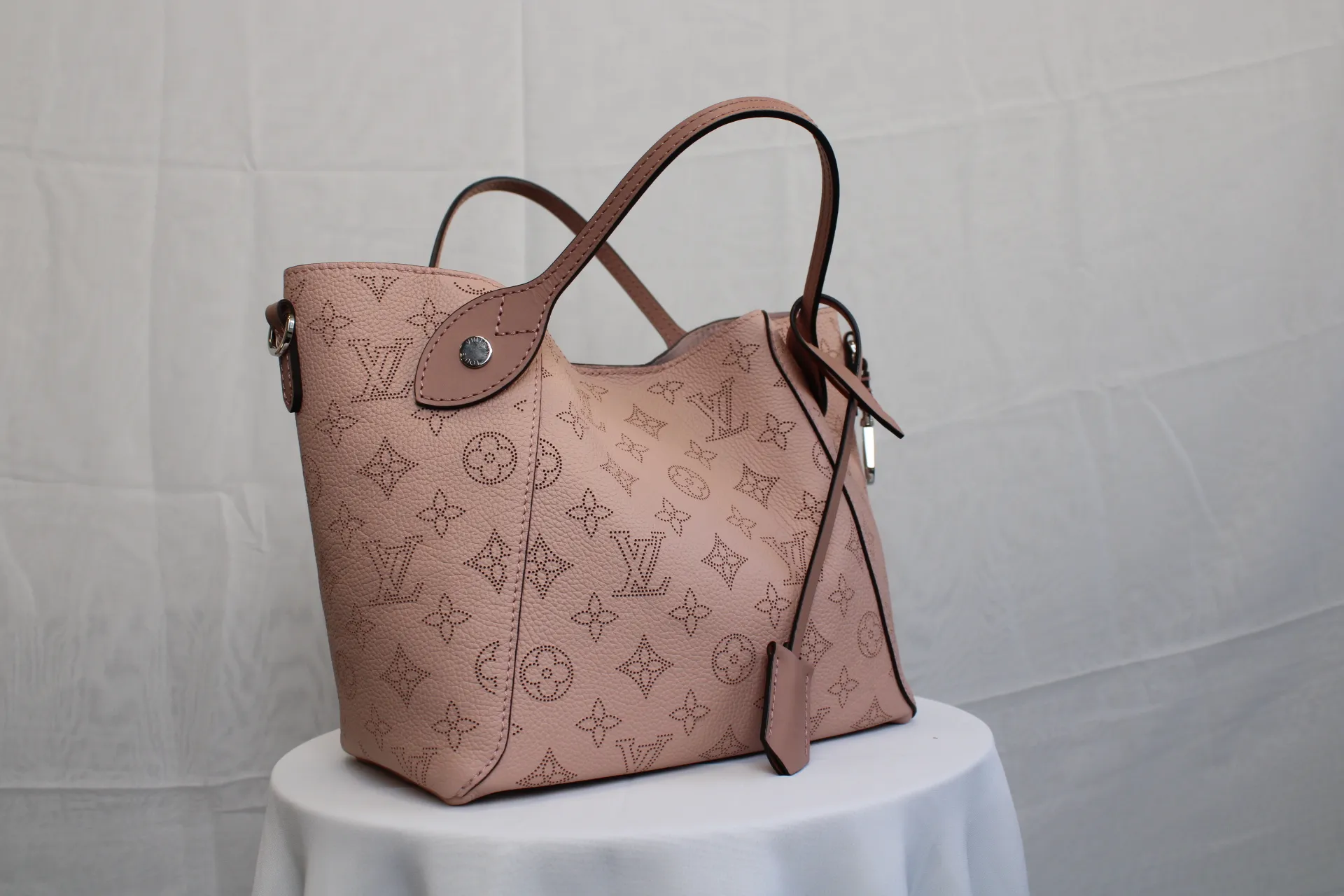LOUIS VUITTON Hina PM Bag LOUIS VUITTON Hina PM Bag