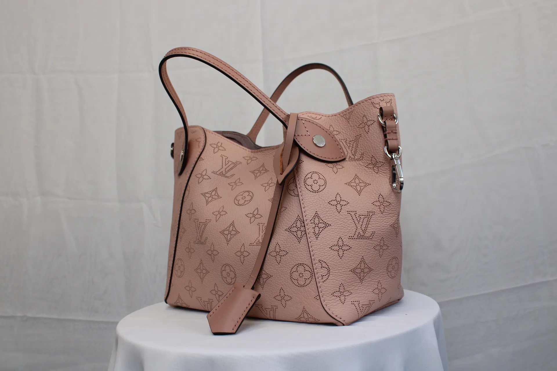 LOUIS VUITTON Hina PM Bag LOUIS VUITTON Hina PM Bag