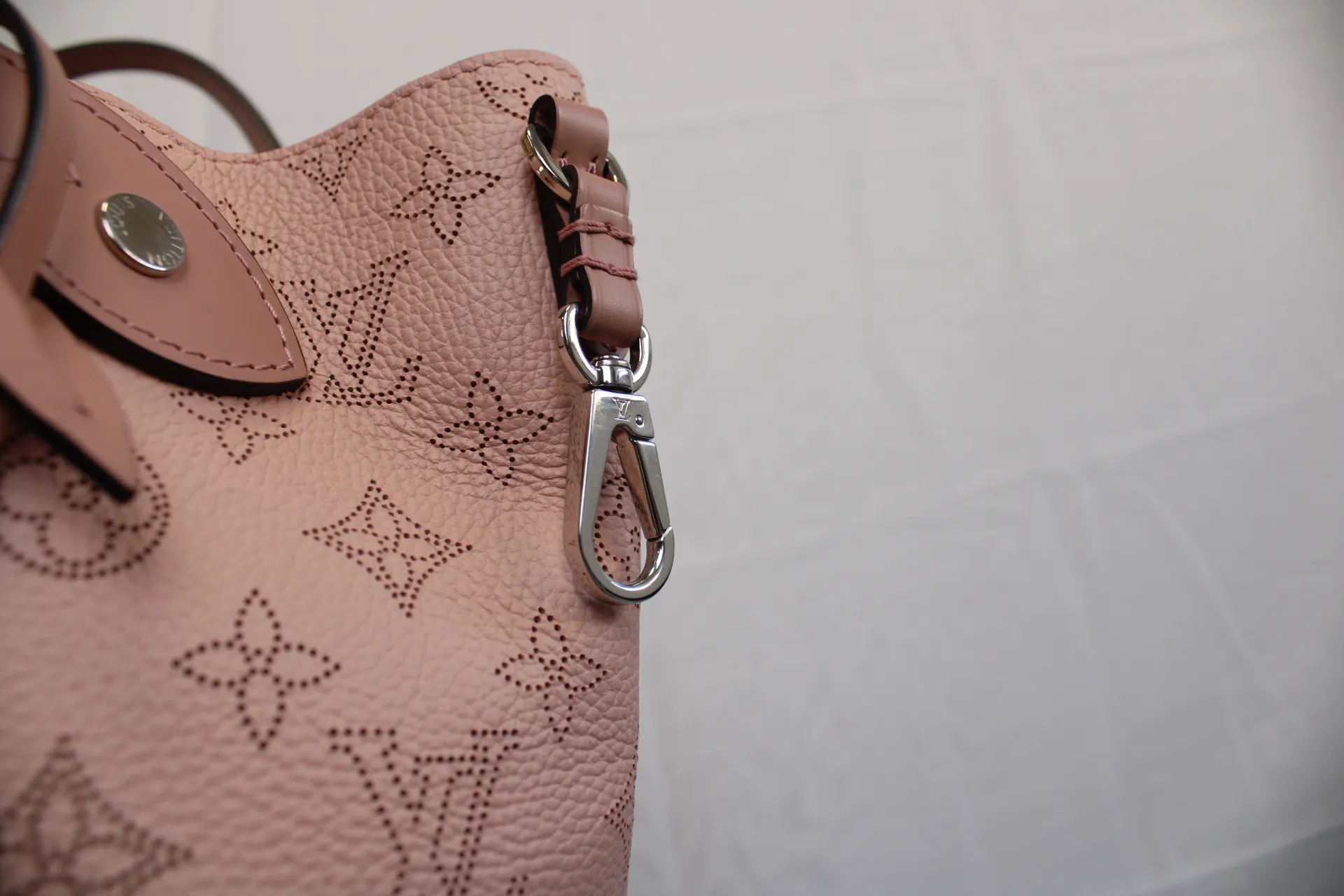 LOUIS VUITTON Hina PM Bag LOUIS VUITTON Hina PM Bag