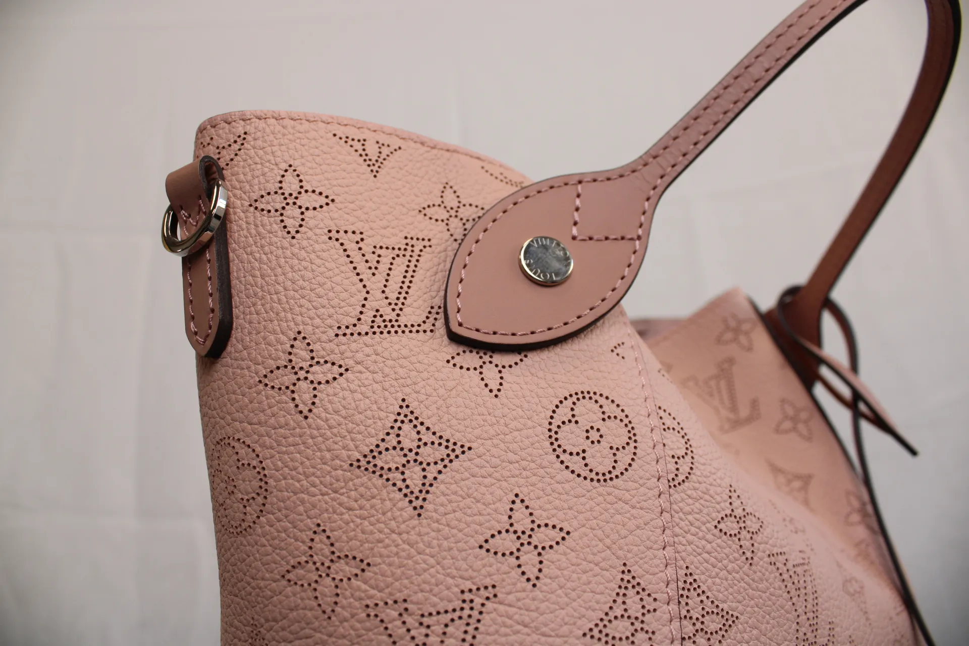 LOUIS VUITTON Hina PM Bag LOUIS VUITTON Hina PM Bag