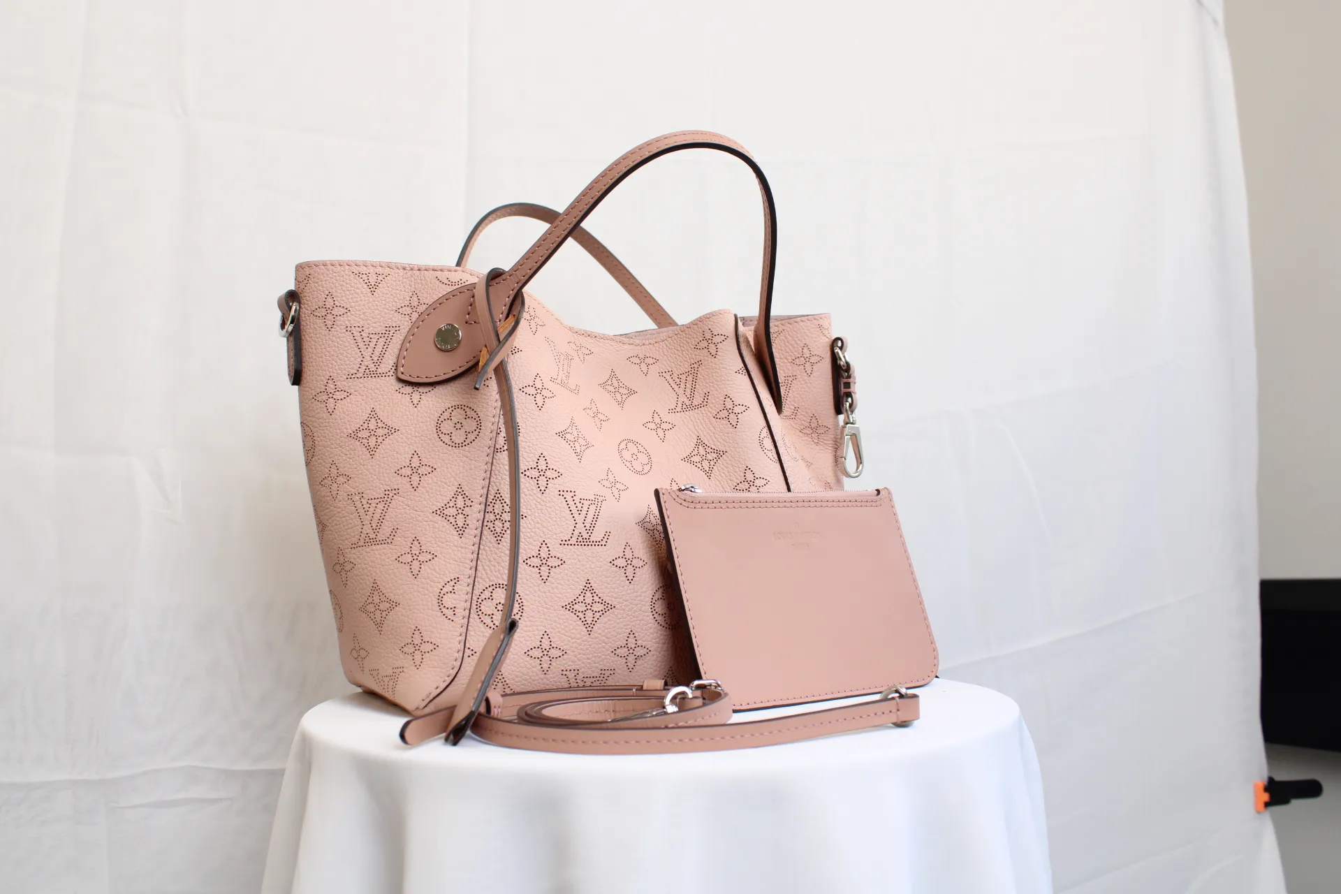 LOUIS VUITTON Hina PM Bag LOUIS VUITTON Hina PM Bag