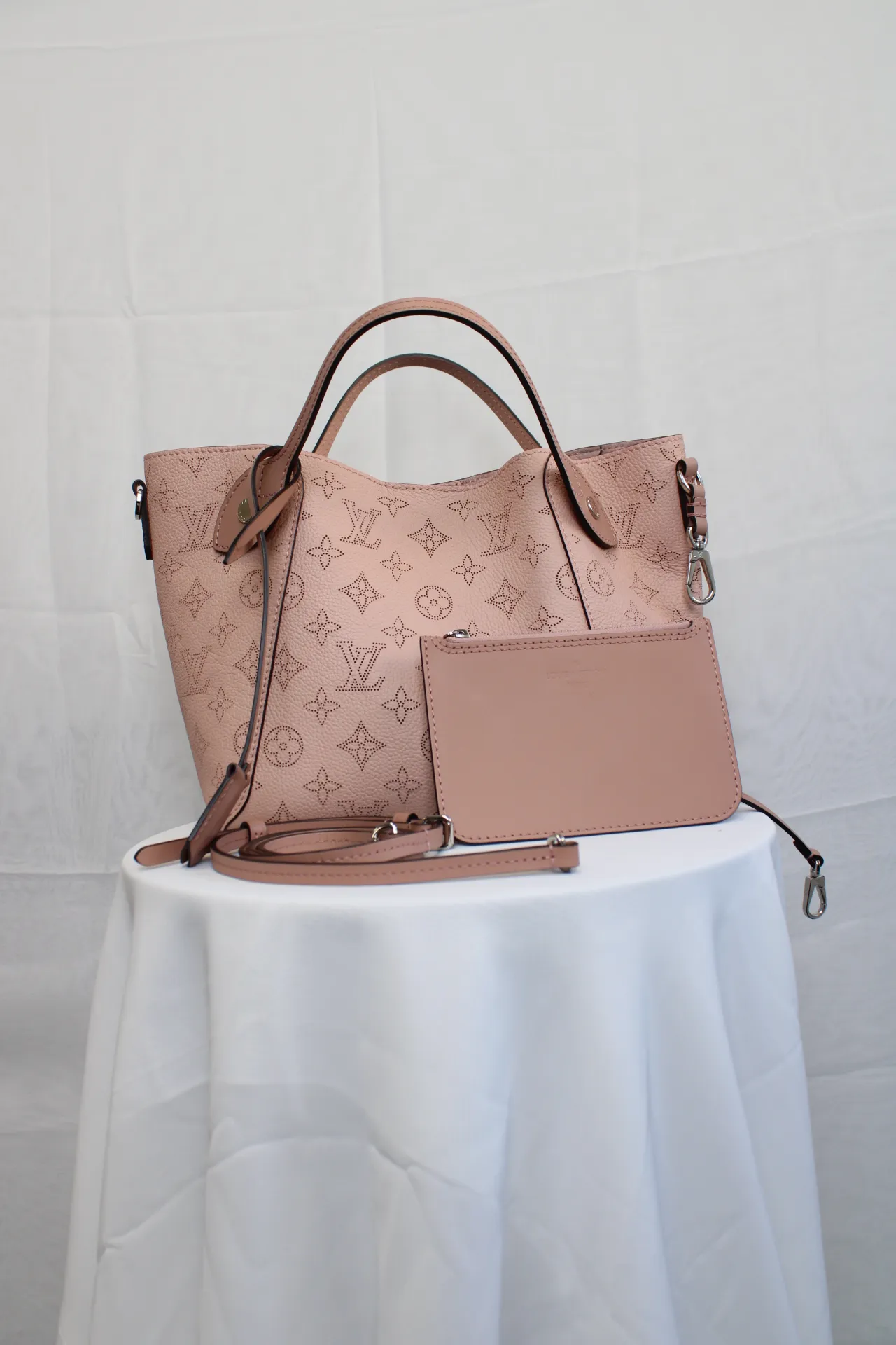 LOUIS VUITTON Hina PM Bag LOUIS VUITTON Hina PM Bag