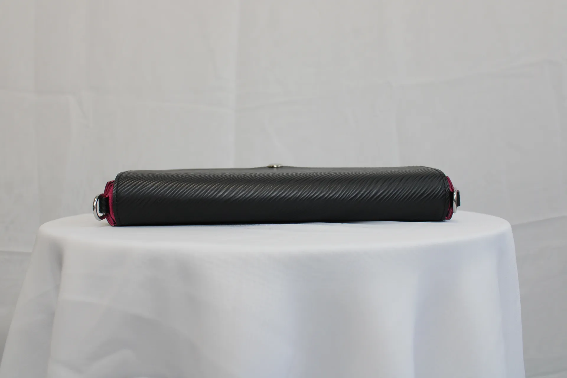 LOUIS VUITTON Epi Monogram Pochette Felicie Black Shoulder Bag LOUIS VUITTON Epi Monogram Pochette Felicie Black Shoulder Bag