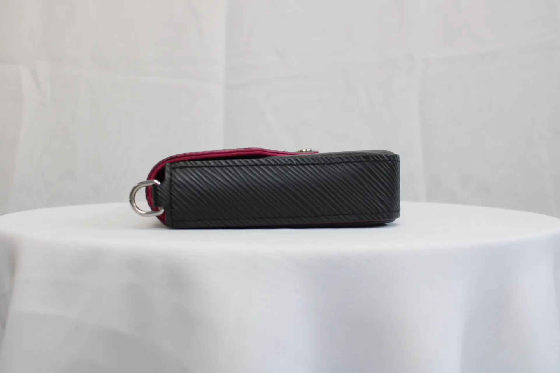 LOUIS VUITTON Epi Monogram Pochette Felicie Black Shoulder Bag LOUIS VUITTON Epi Monogram Pochette Felicie Black Shoulder Bag