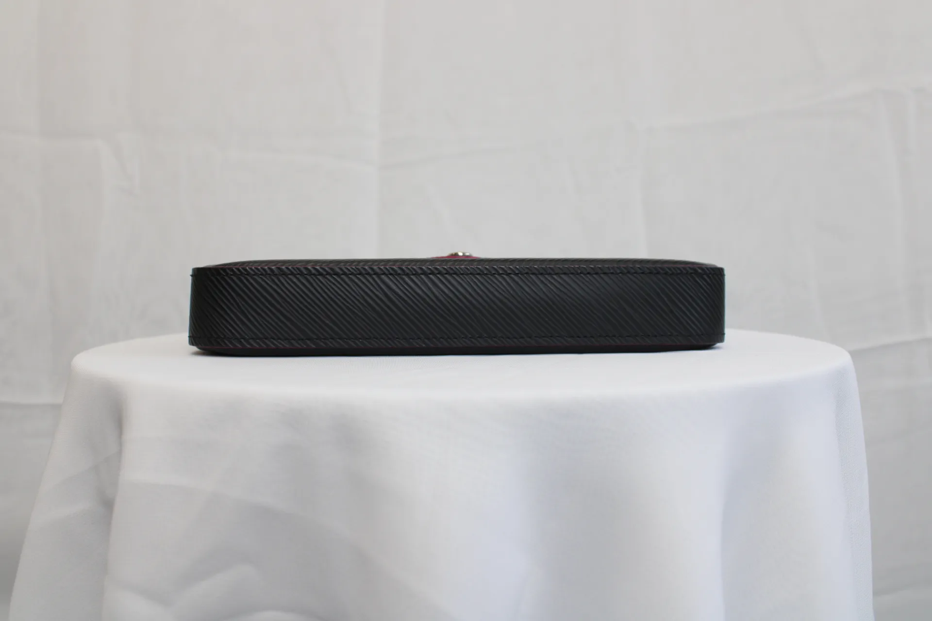 LOUIS VUITTON Epi Monogram Pochette Felicie Black Shoulder Bag LOUIS VUITTON Epi Monogram Pochette Felicie Black Shoulder Bag