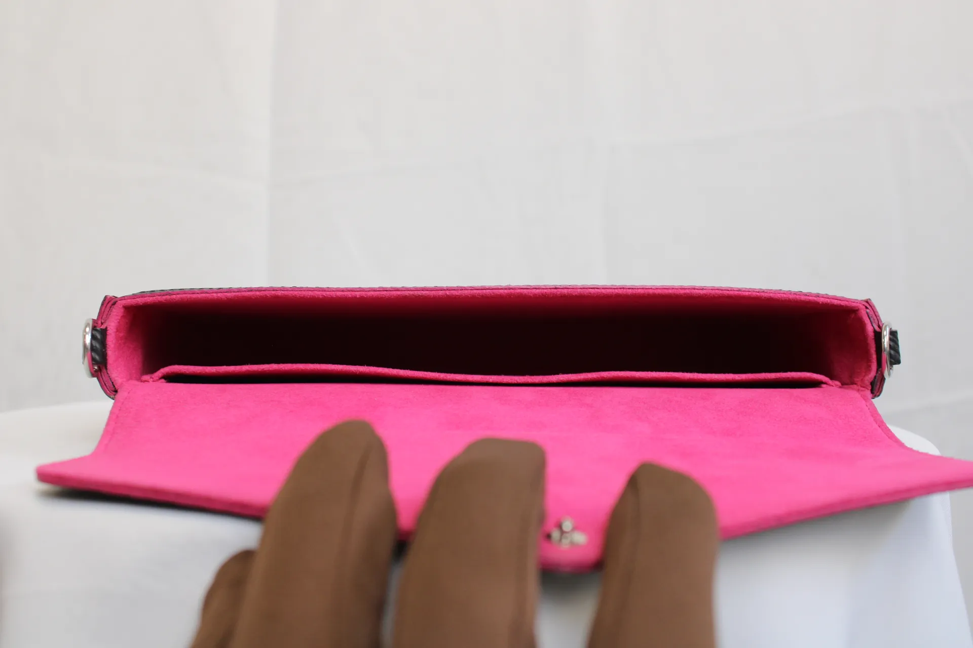 LOUIS VUITTON Epi Monogram Pochette Felicie Black Shoulder Bag LOUIS VUITTON Epi Monogram Pochette Felicie Black Shoulder Bag