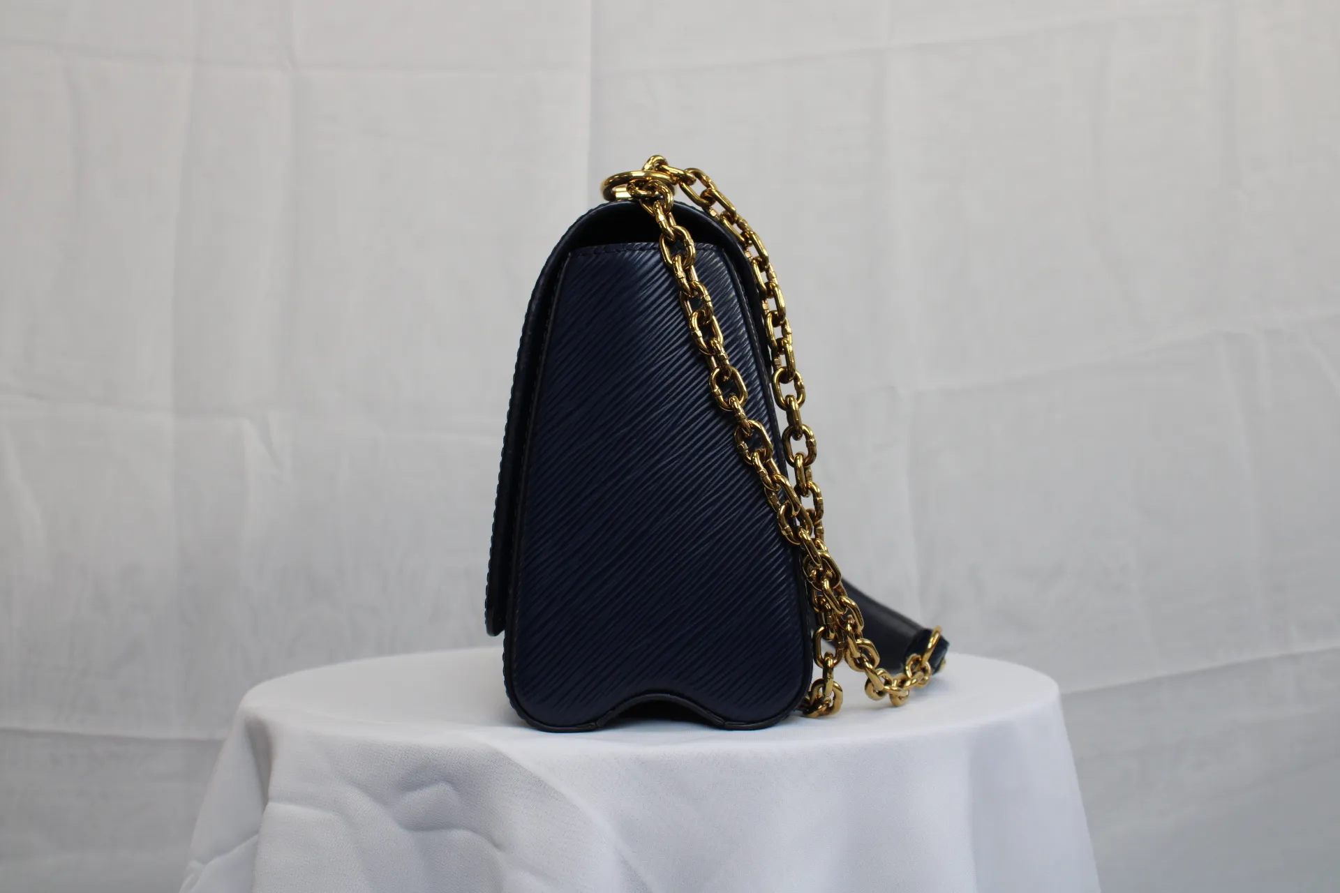 Louis Vuitton Twist MM Chain Bag Louis Vuitton Twist MM Chain Bag