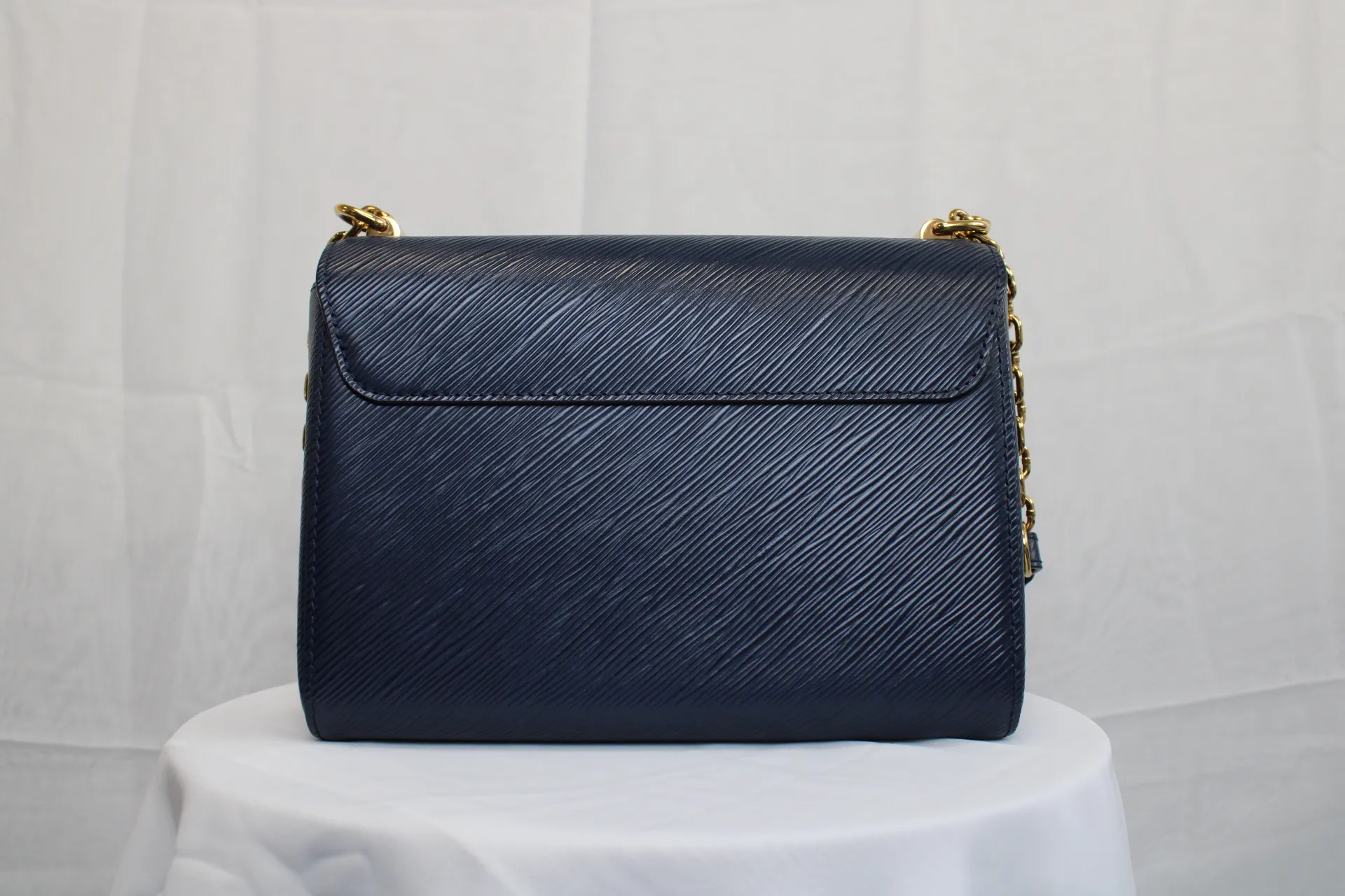 Louis Vuitton Twist MM Chain Bag Louis Vuitton Twist MM Chain Bag