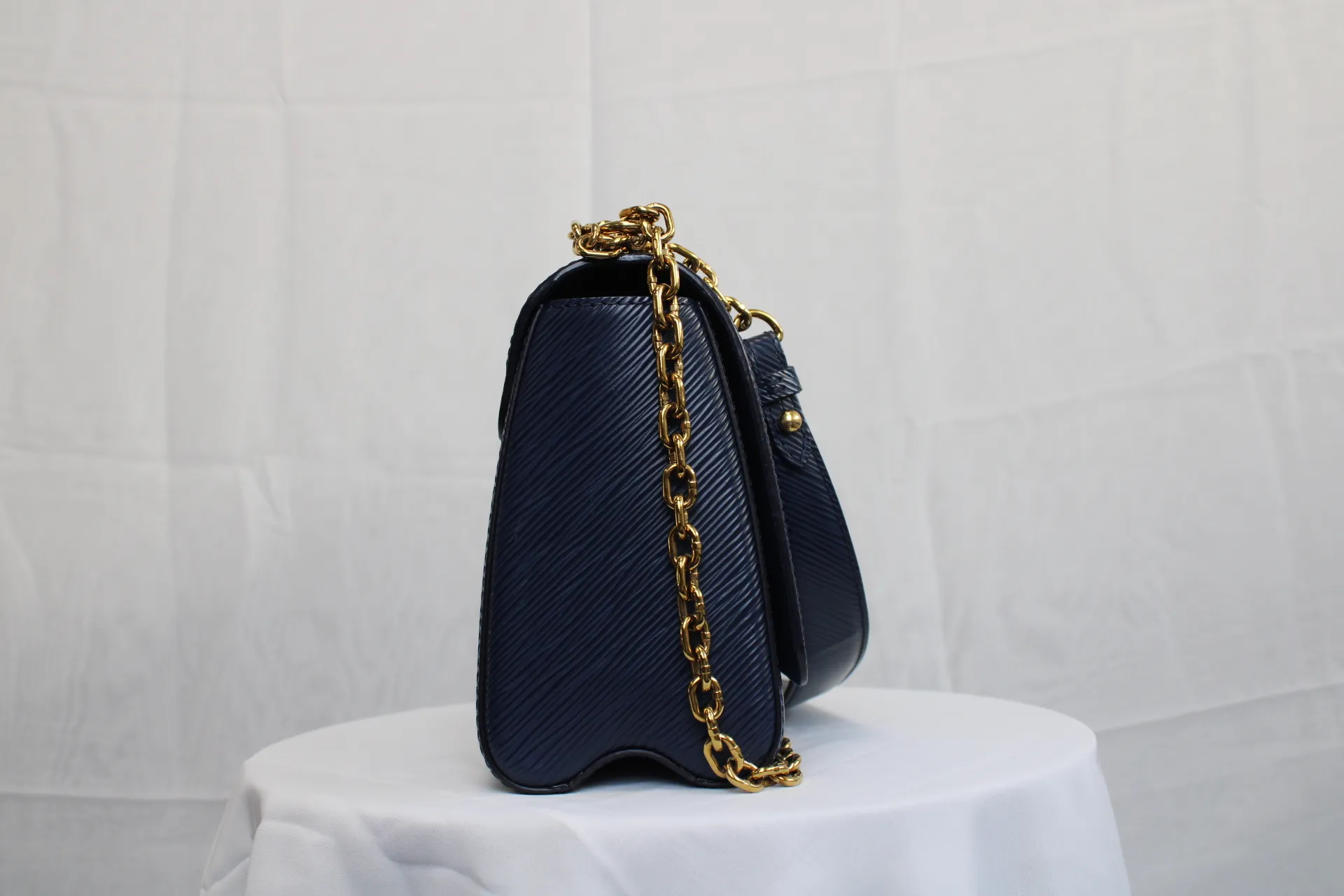 Louis Vuitton Twist MM Chain Bag Louis Vuitton Twist MM Chain Bag