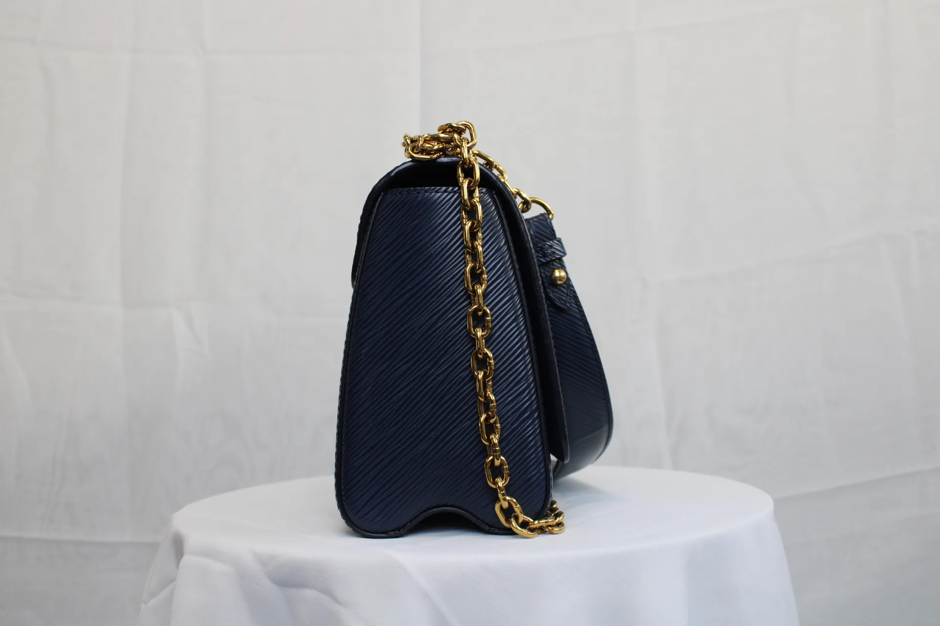 Louis Vuitton Twist MM Chain Bag Louis Vuitton Twist MM Chain Bag
