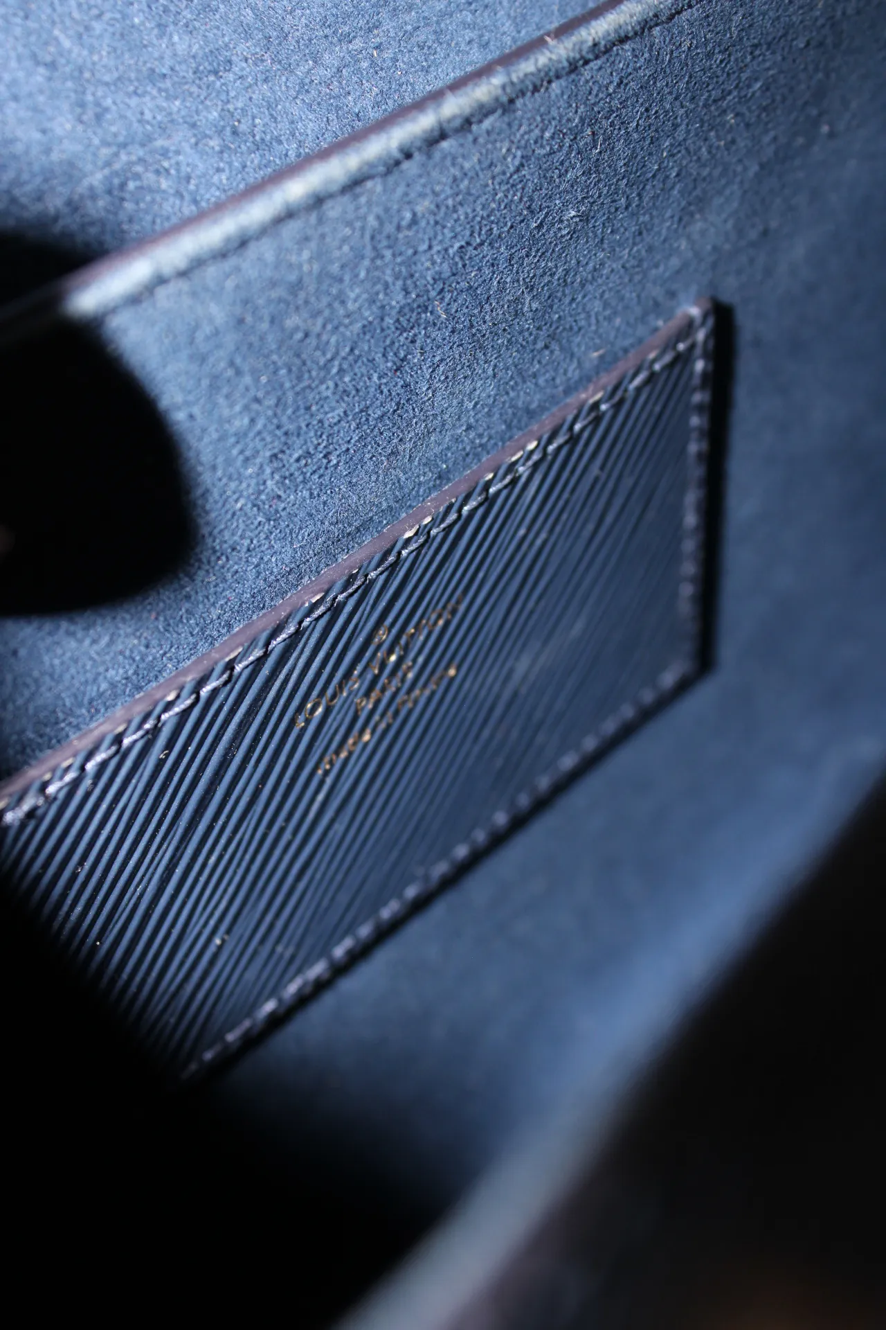 Louis Vuitton Twist MM Chain Bag Louis Vuitton Twist MM Chain Bag