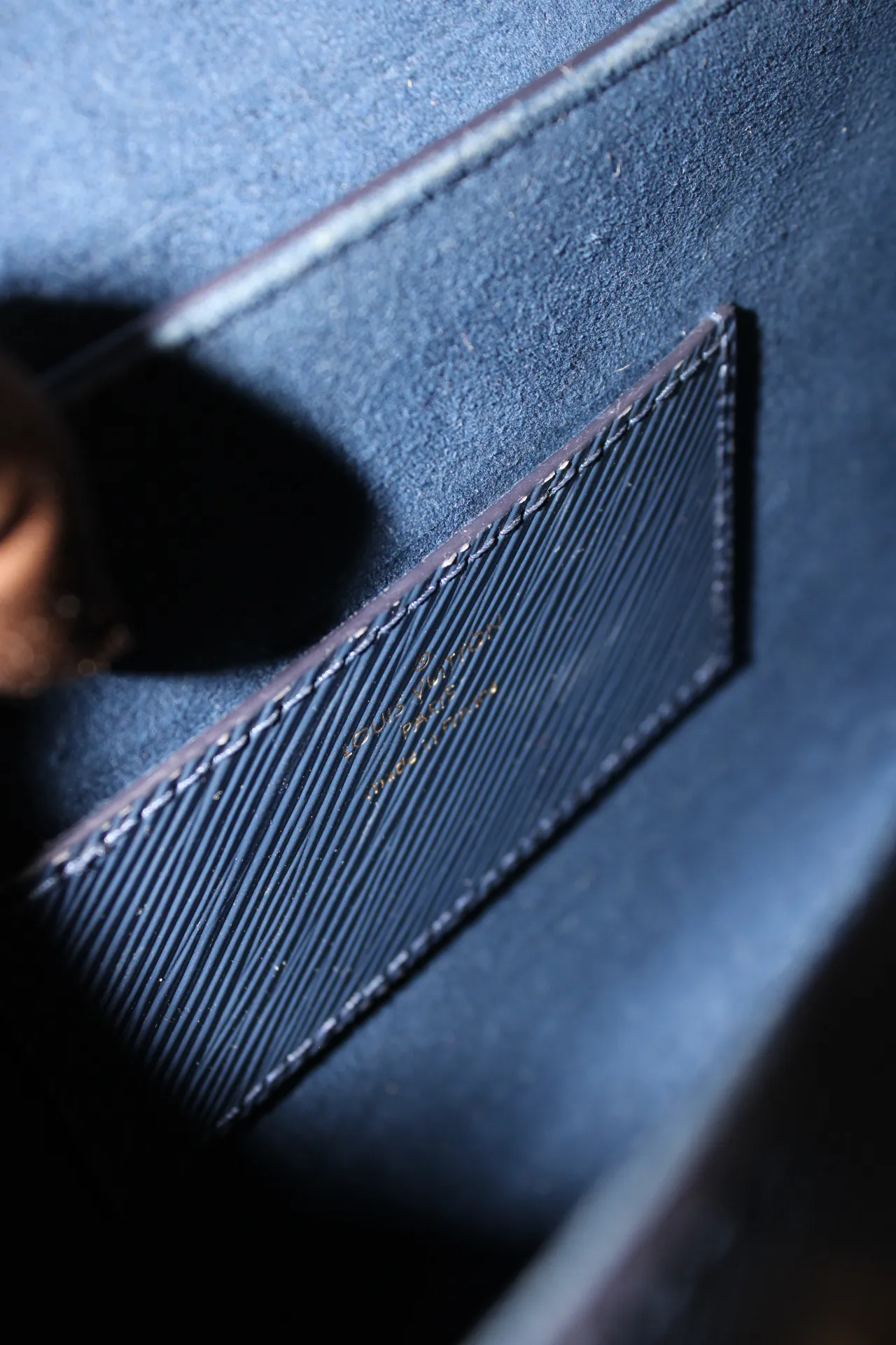 Louis Vuitton Twist MM Chain Bag Louis Vuitton Twist MM Chain Bag