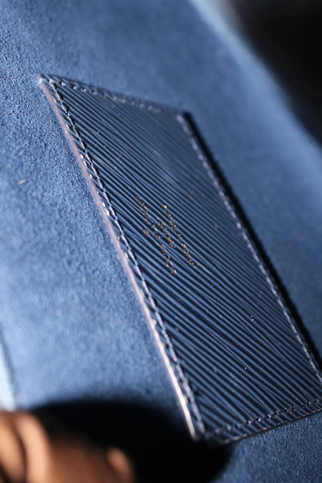 Louis Vuitton Twist MM Chain Bag Louis Vuitton Twist MM Chain Bag