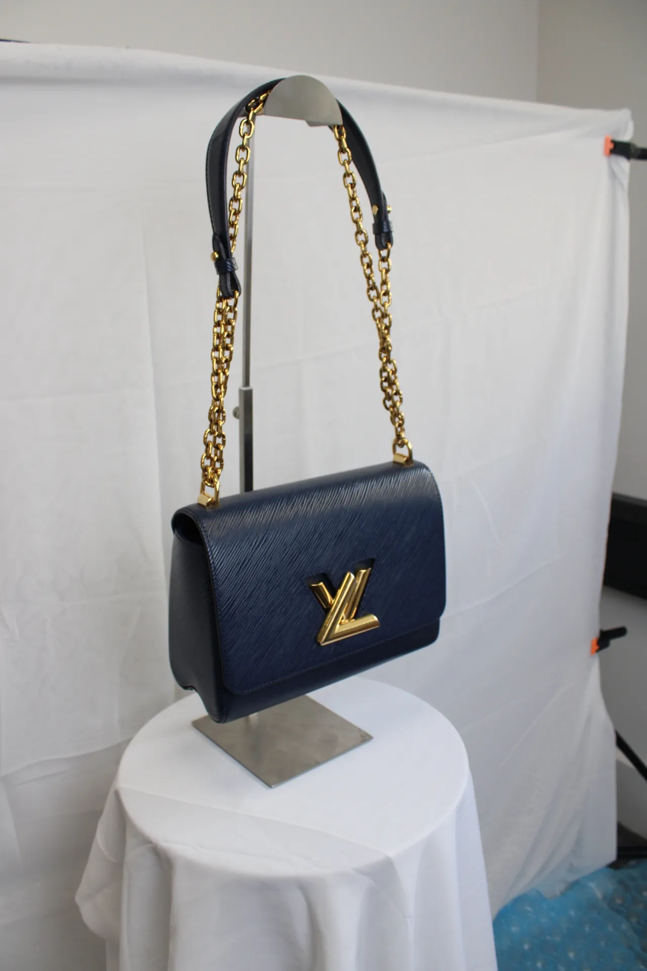 Louis Vuitton Twist MM Chain Bag Louis Vuitton Twist MM Chain Bag