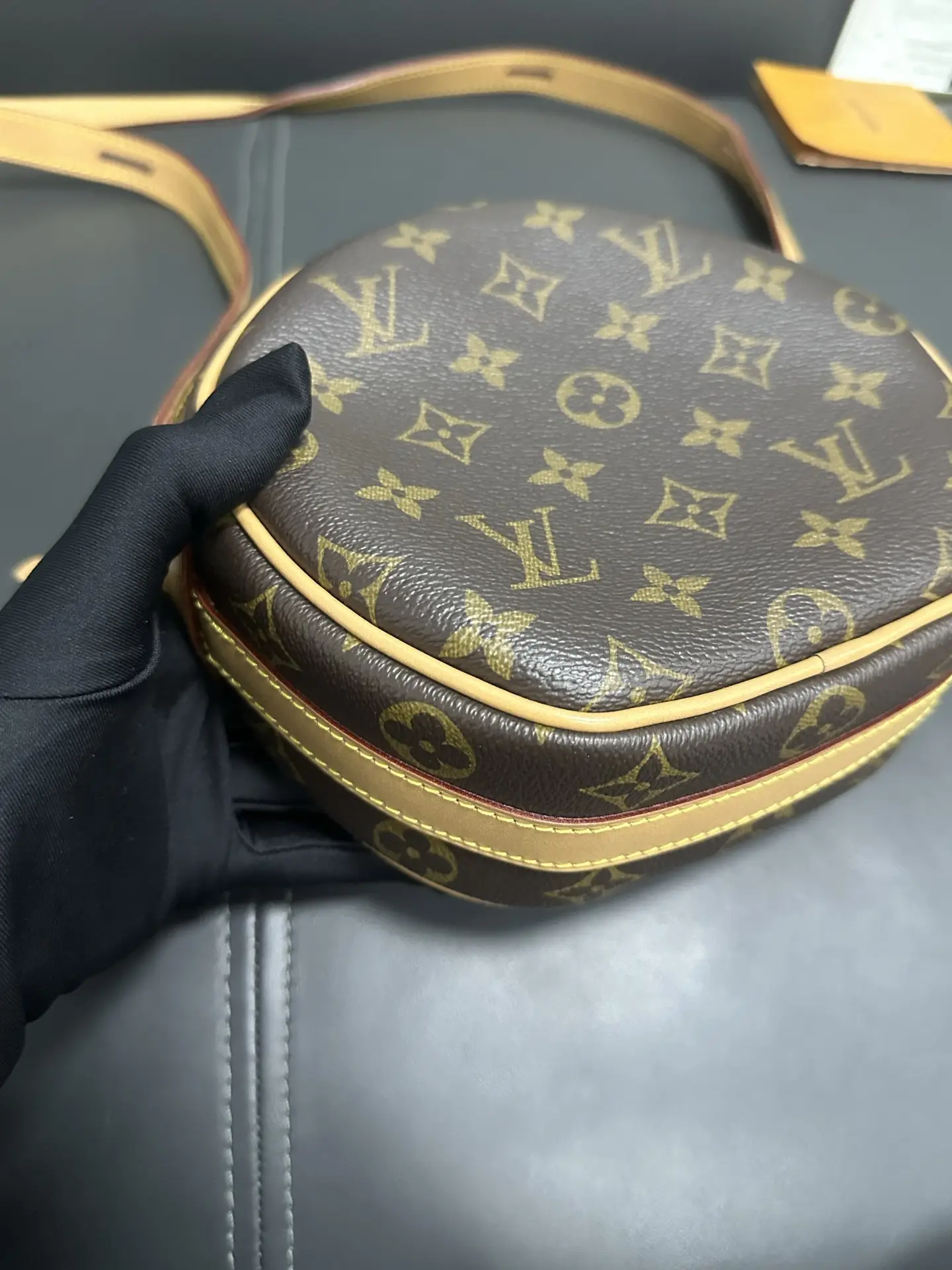 Louis Vuitton Brown Monogram Canvas Boite Chapeau Souple PM Shoulder Bag Louis Vuitton Brown Monogram Canvas Boite Chapeau Souple PM Shoulder Bag