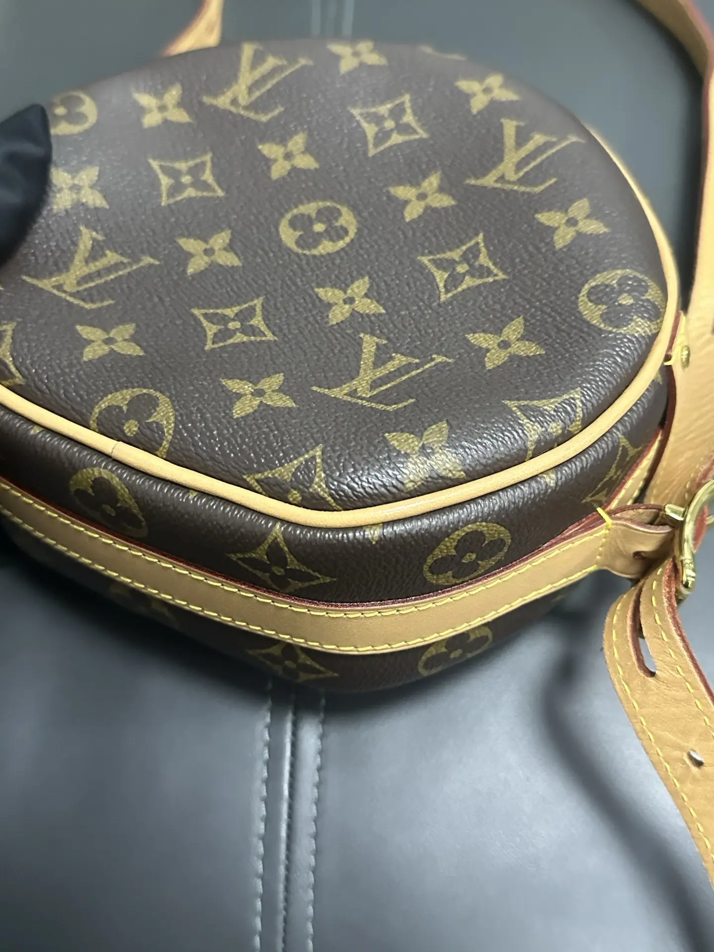 Louis Vuitton Brown Monogram Canvas Boite Chapeau Souple PM Shoulder Bag Louis Vuitton Brown Monogram Canvas Boite Chapeau Souple PM Shoulder Bag