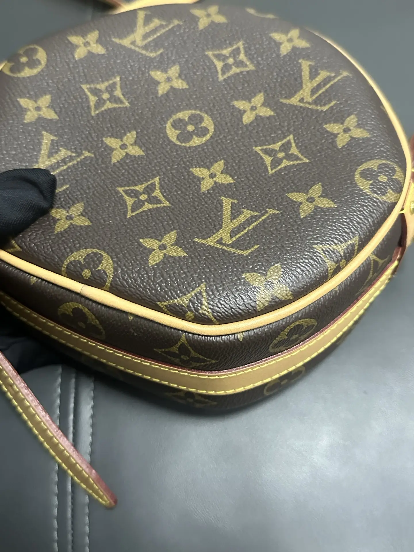 Louis Vuitton Brown Monogram Canvas Boite Chapeau Souple PM Shoulder Bag Louis Vuitton Brown Monogram Canvas Boite Chapeau Souple PM Shoulder Bag