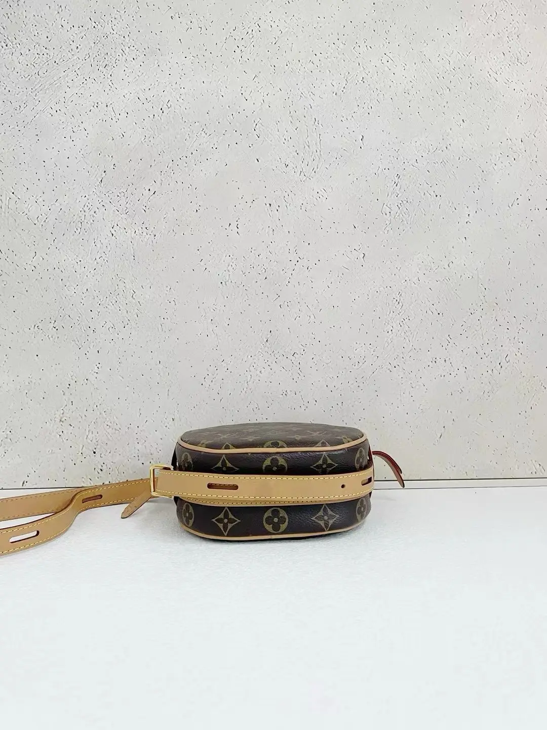 Louis Vuitton Brown Monogram Canvas Boite Chapeau Souple PM Shoulder Bag Louis Vuitton Brown Monogram Canvas Boite Chapeau Souple PM Shoulder Bag