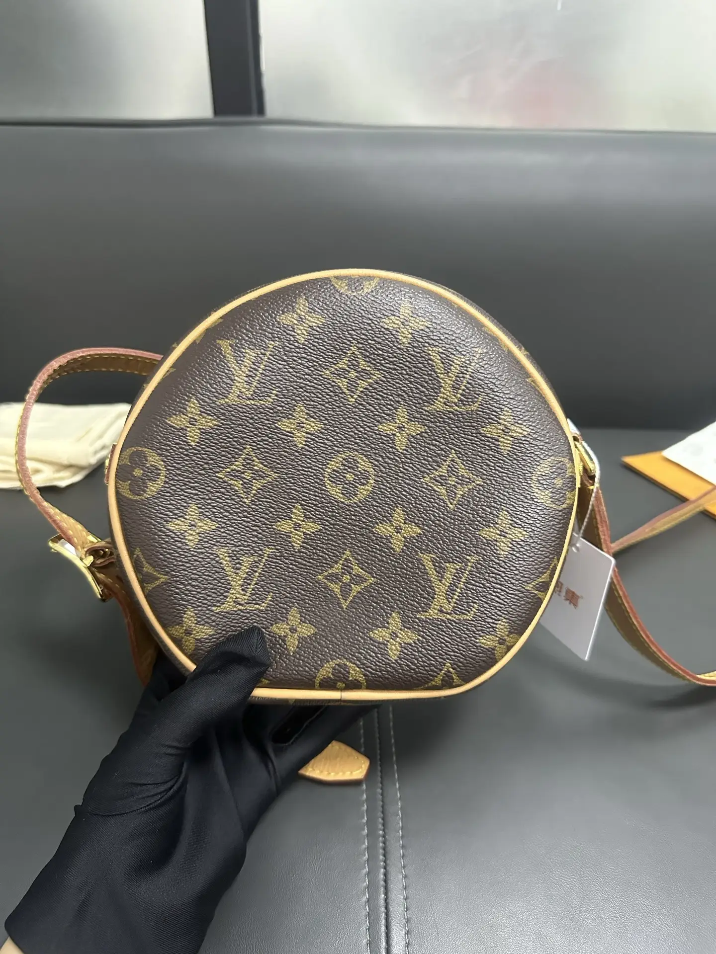 Louis Vuitton Brown Monogram Canvas Boite Chapeau Souple PM Shoulder Bag Louis Vuitton Brown Monogram Canvas Boite Chapeau Souple PM Shoulder Bag