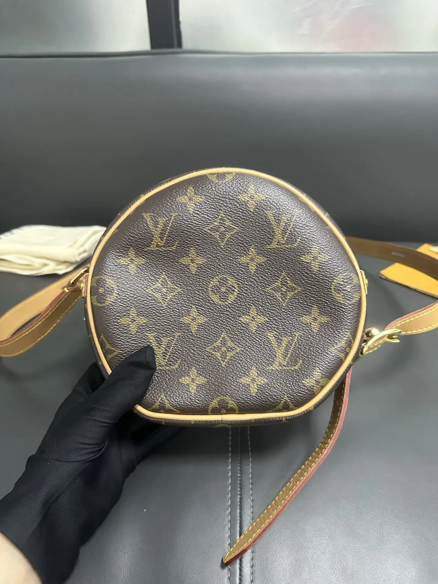 Louis Vuitton Brown Monogram Canvas Boite Chapeau Souple PM Shoulder Bag Louis Vuitton Brown Monogram Canvas Boite Chapeau Souple PM Shoulder Bag