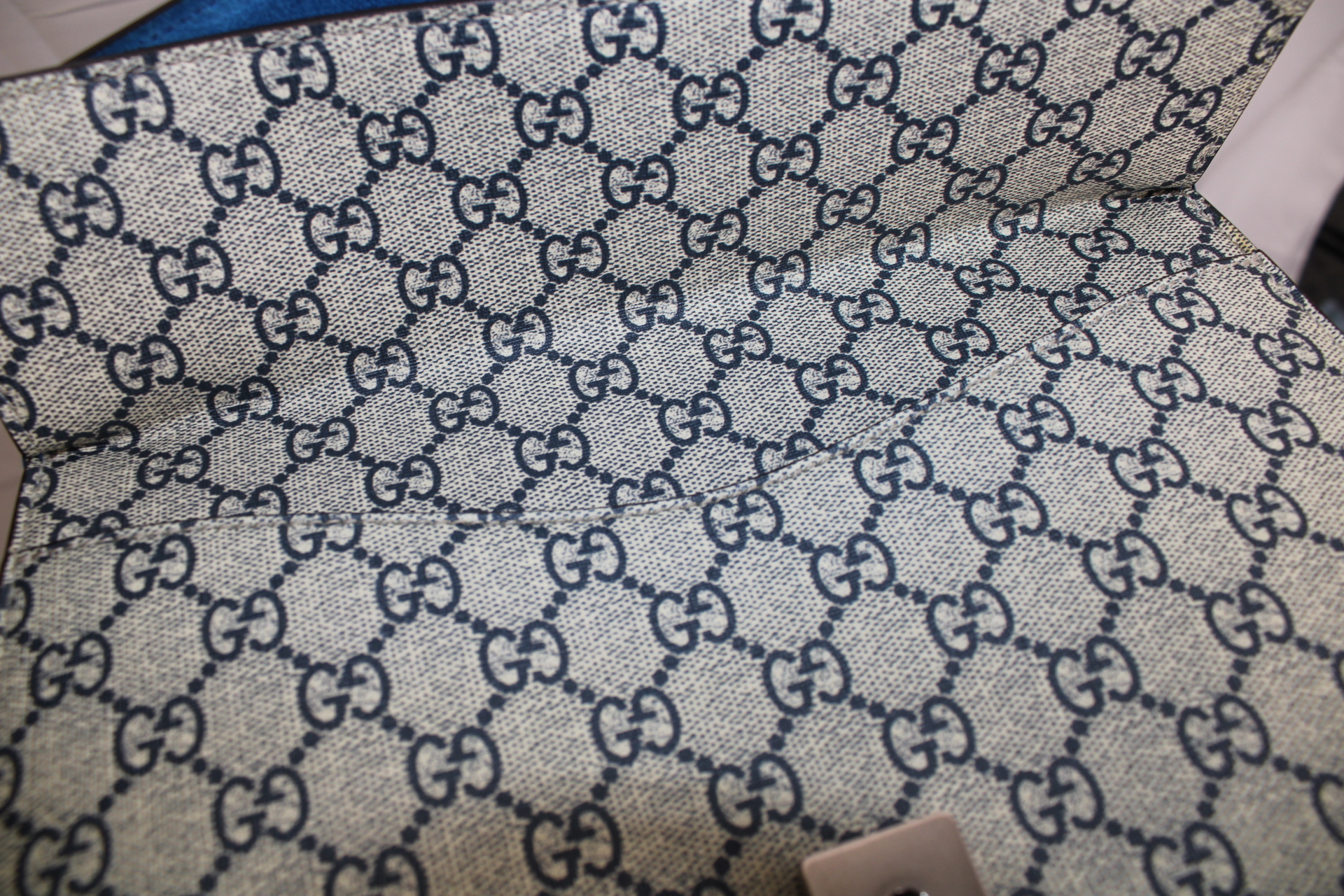 GUCCI Dionysus GG Superme Blooms Shoulder Bag Special Colour Limited Edition GUCCI Dionysus GG Superme Blooms Shoulder Bag Special Colour Limited Edition