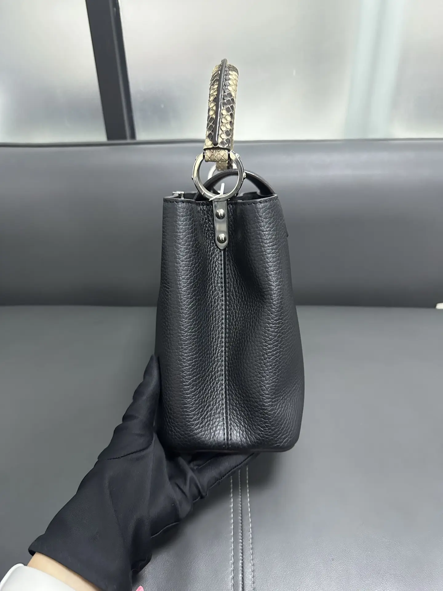 Louis Vuitton Capucines MM Black Leather & Python Top Handle Limited Edition Louis Vuitton Capucines MM Black Leather & Python Top Handle Limited Edition