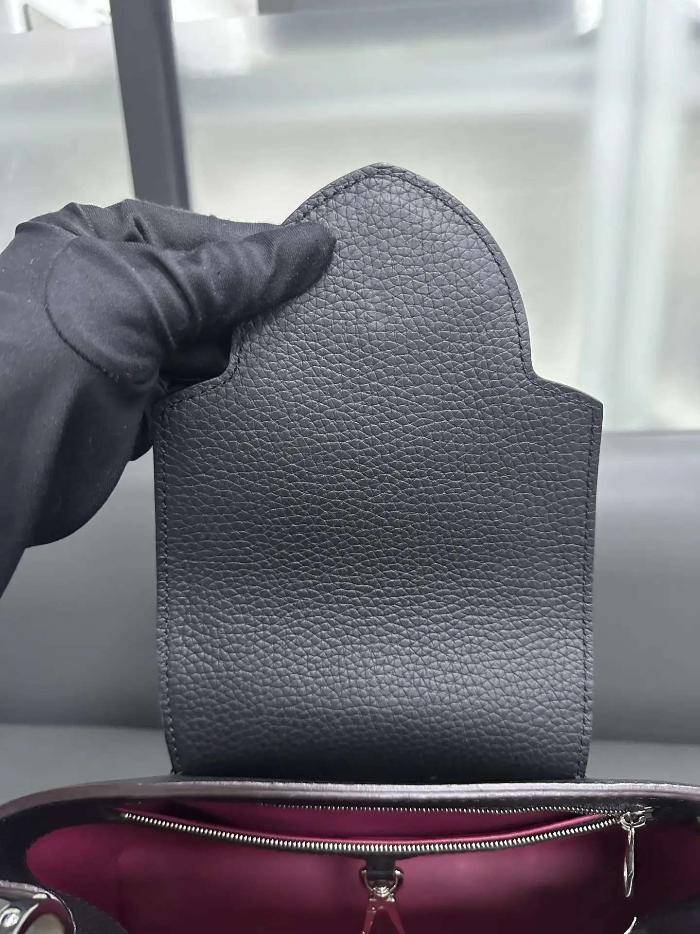 Louis Vuitton Capucines MM Black Leather & Python Top Handle Limited Edition Louis Vuitton Capucines MM Black Leather & Python Top Handle Limited Edition