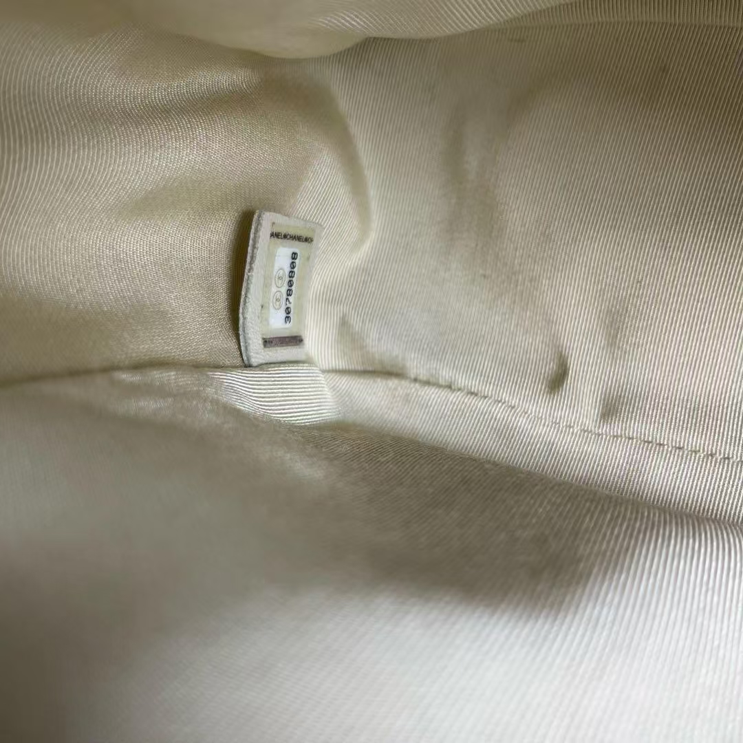 CHANEL 19 Flap Cream Bag CHANEL 19 Flap Cream Bag