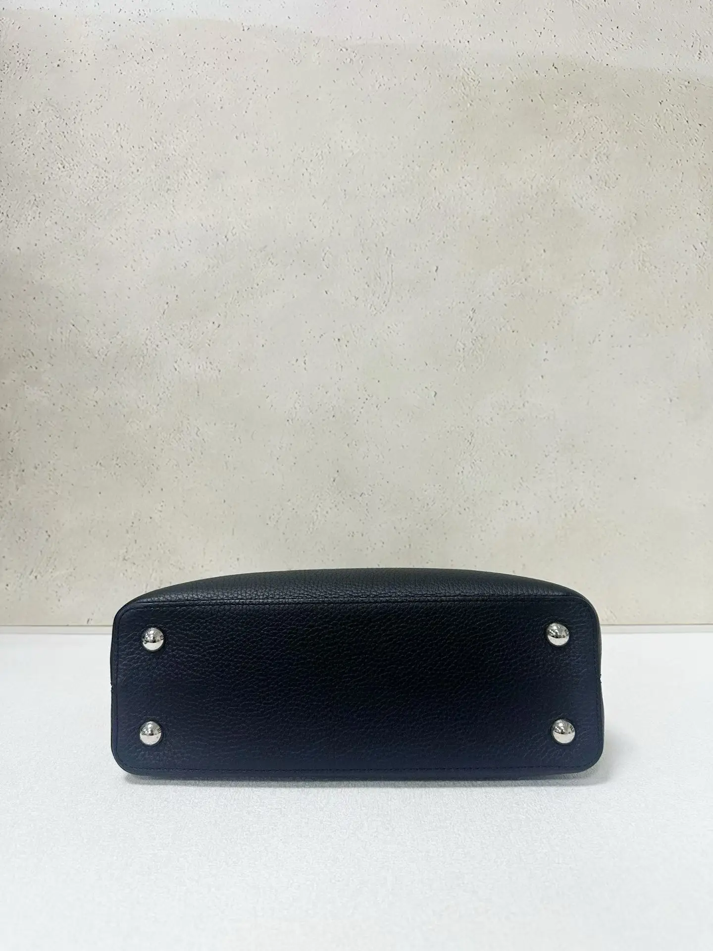 Louis Vuitton Capucines MM Black Leather & Python Top Handle Limited Edition Louis Vuitton Capucines MM Black Leather & Python Top Handle Limited Edition