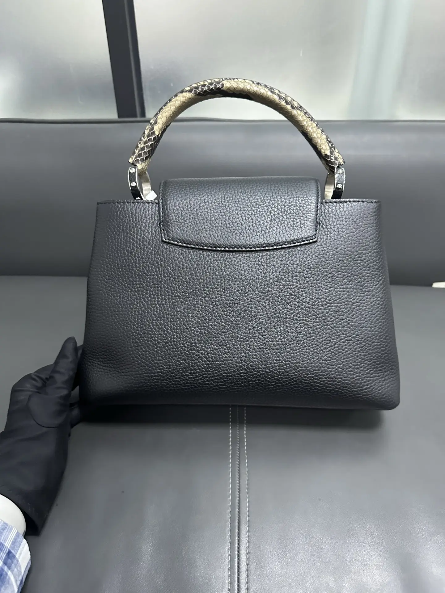 Louis Vuitton Capucines MM Black Leather & Python Top Handle Limited Edition Louis Vuitton Capucines MM Black Leather & Python Top Handle Limited Edition