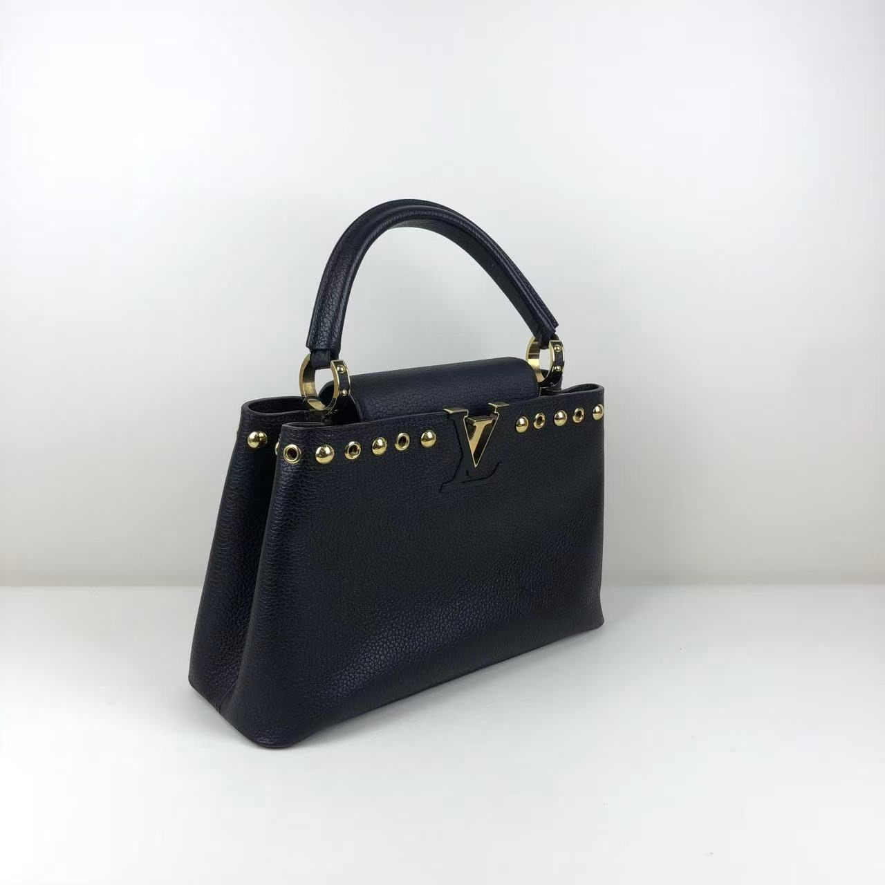 Louis Vuitton Capucines MM Black Leather Kapuziner Schwarz Bag