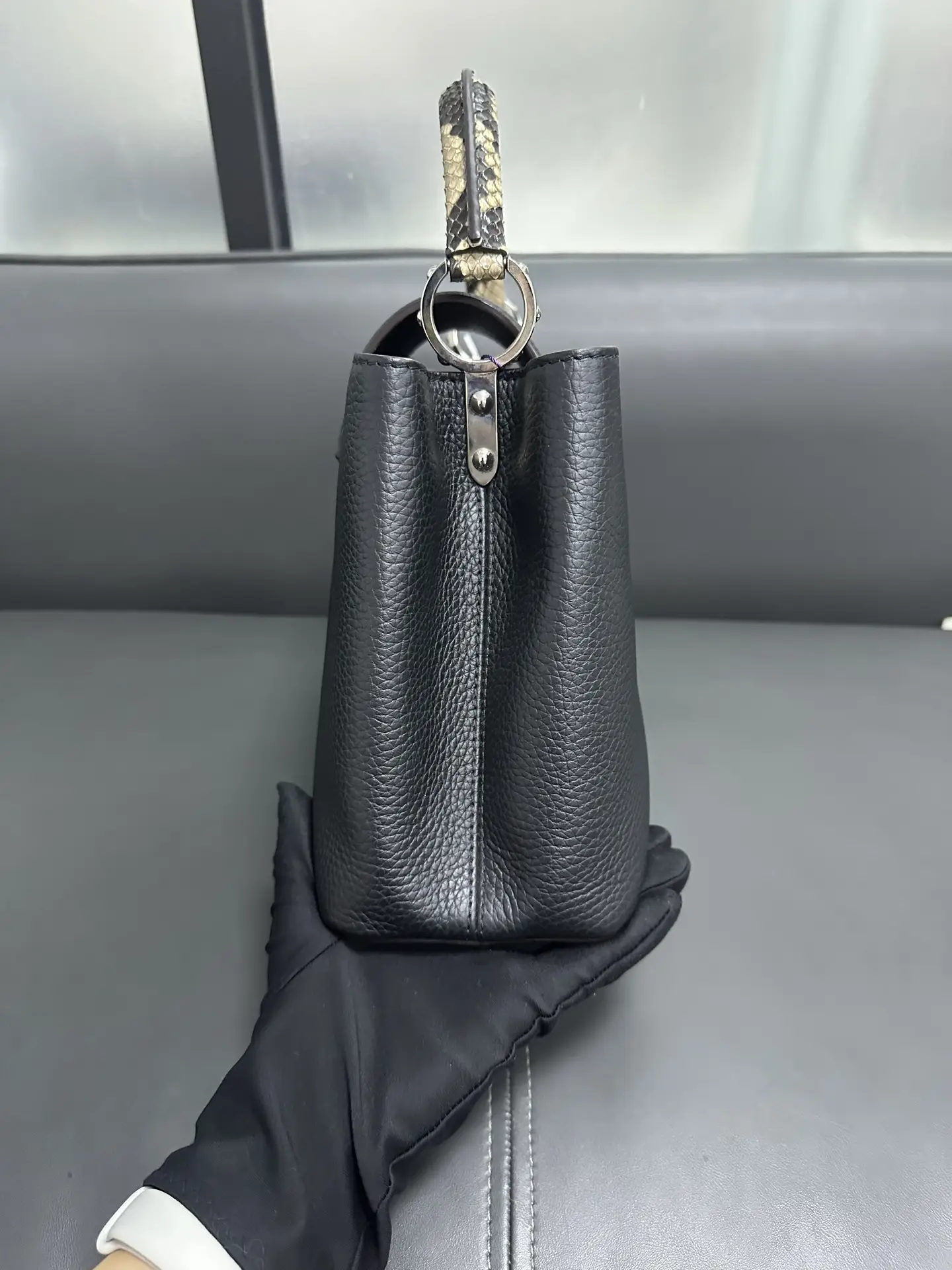 Louis Vuitton Capucines MM Black Leather & Python Top Handle Limited Edition Louis Vuitton Capucines MM Black Leather & Python Top Handle Limited Edition