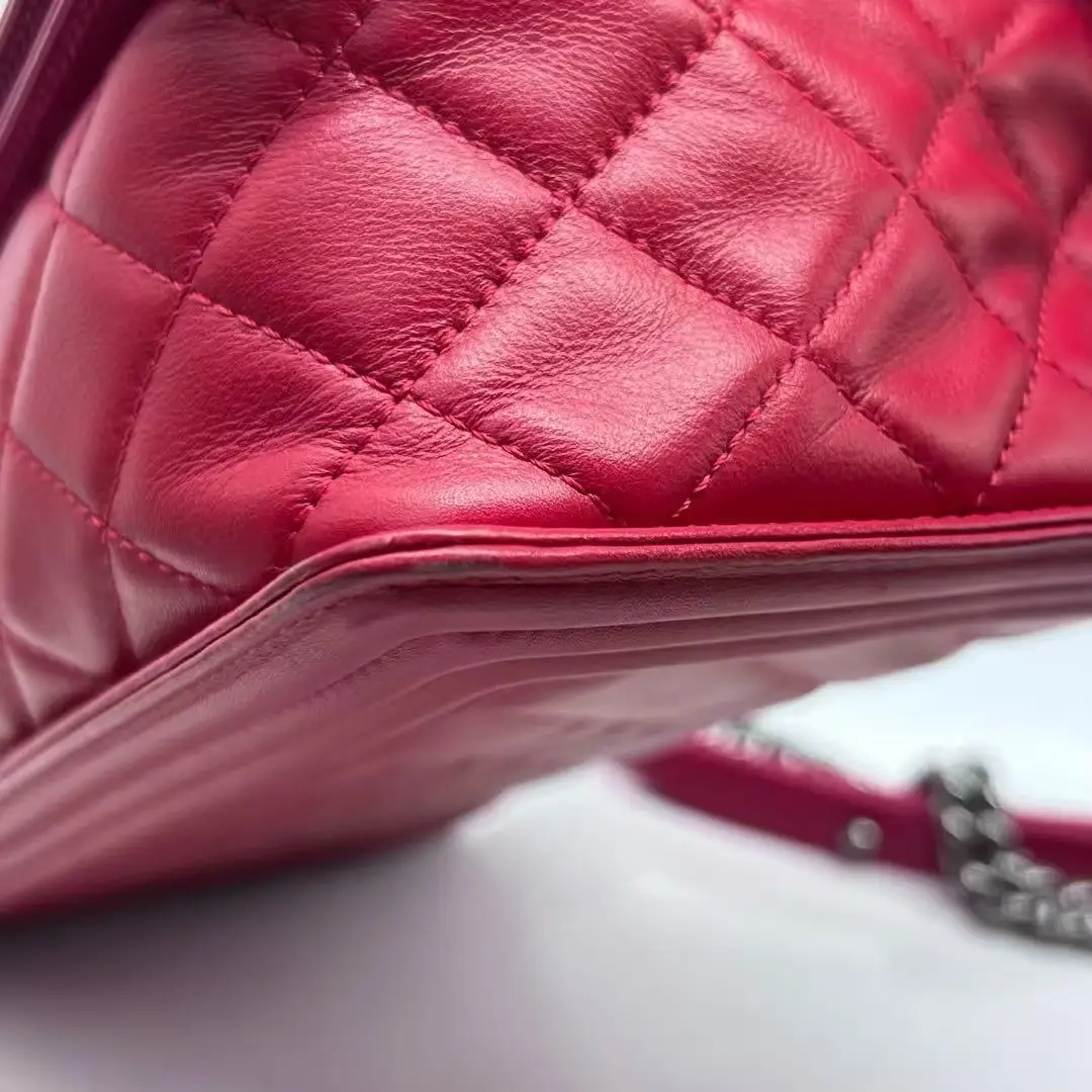 CHANEL Medium Boy Bag Pink Quilted Calfskin CHANEL Medium Boy Bag Pink Quilted Calfskin