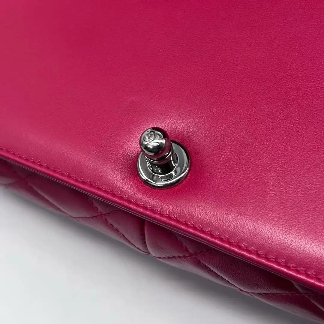 CHANEL Medium Boy Bag Pink Quilted Calfskin CHANEL Medium Boy Bag Pink Quilted Calfskin