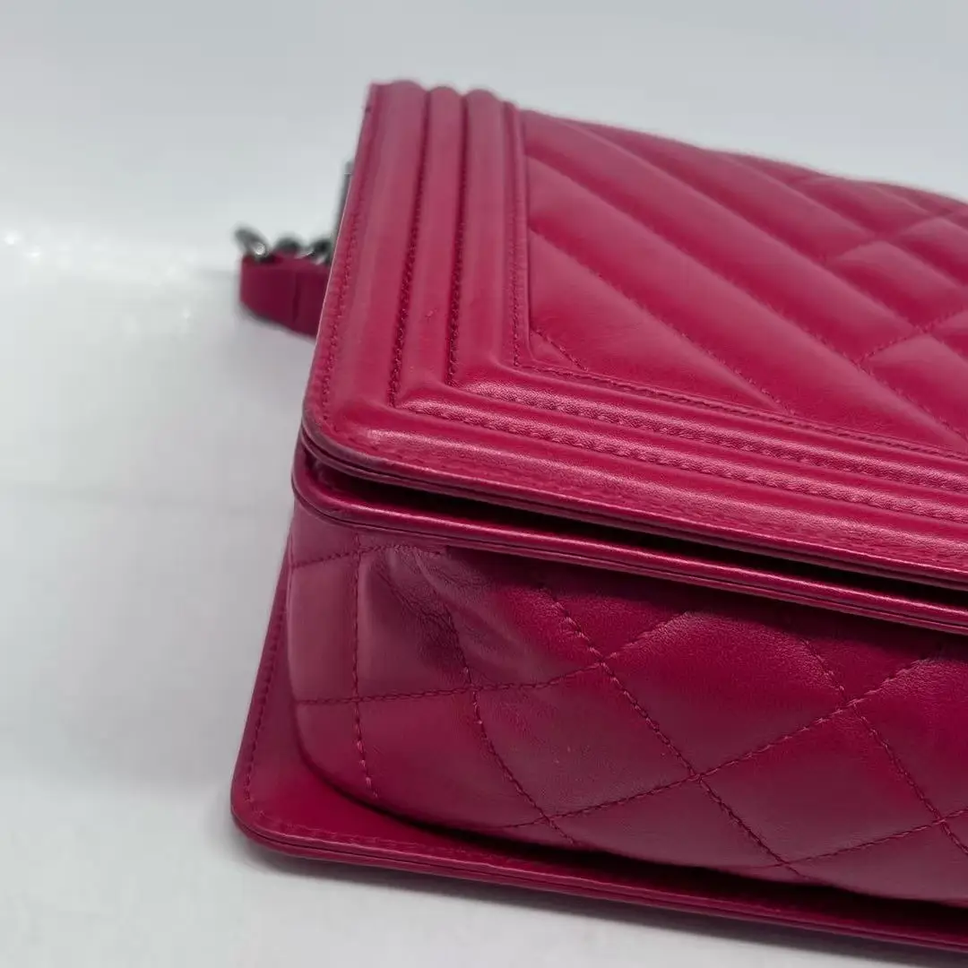 CHANEL Medium Boy Bag Pink Quilted Calfskin CHANEL Medium Boy Bag Pink Quilted Calfskin