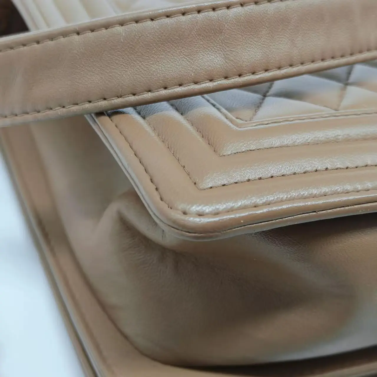 CHANEL Medium Boy Bag Beige Lambskin Gold Hardware CHANEL Medium Boy Bag Beige Lambskin Gold Hardware