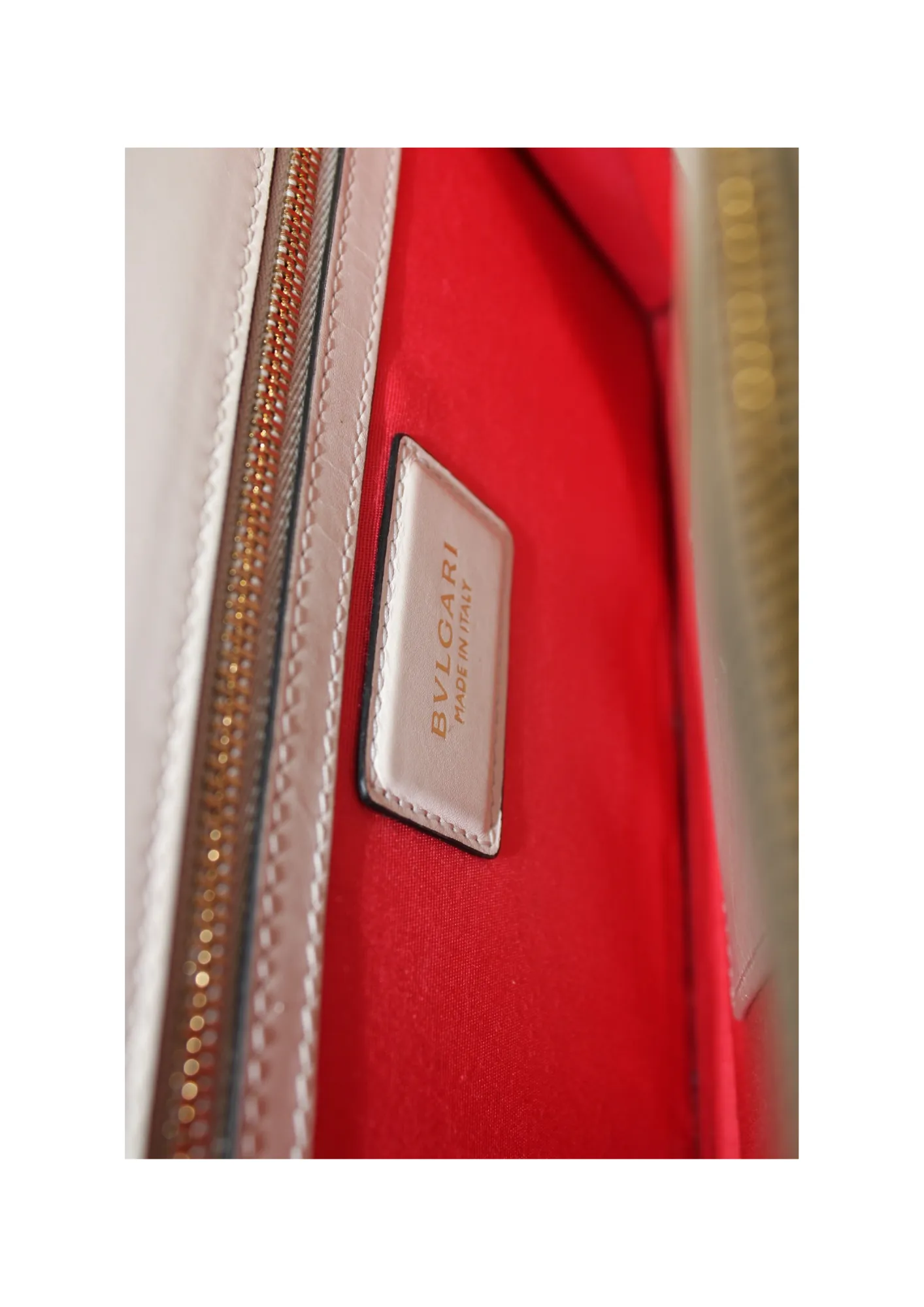 BVLGARI White Leather Medium Serpenti Forever Flap Shoulder Bag BVLGARI White Leather Medium Serpenti Forever Flap Shoulder Bag