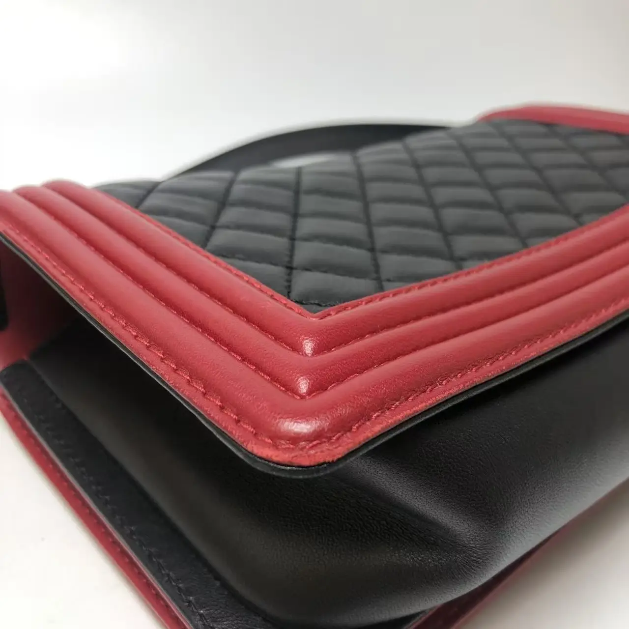 Chanel Black Red Bicolour Quilted Leather Medium Boy Bag Chanel Black Red Bicolour Quilted Leather Medium Boy Bag