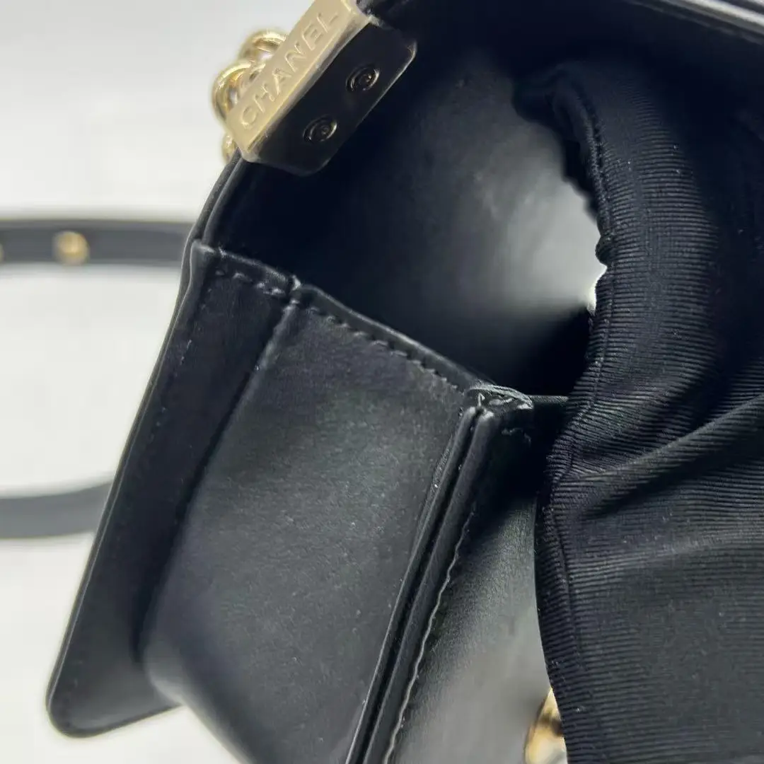 Chanel Black Caviar Leather Chevron Quilted Small Boy Bag Chanel Black Caviar Leather Chevron Quilted Small Boy Bag