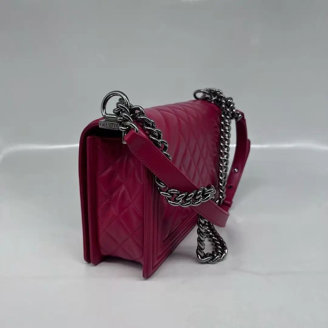 CHANEL Medium Boy Bag Pink Quilted Calfskin CHANEL Medium Boy Bag Pink Quilted Calfskin